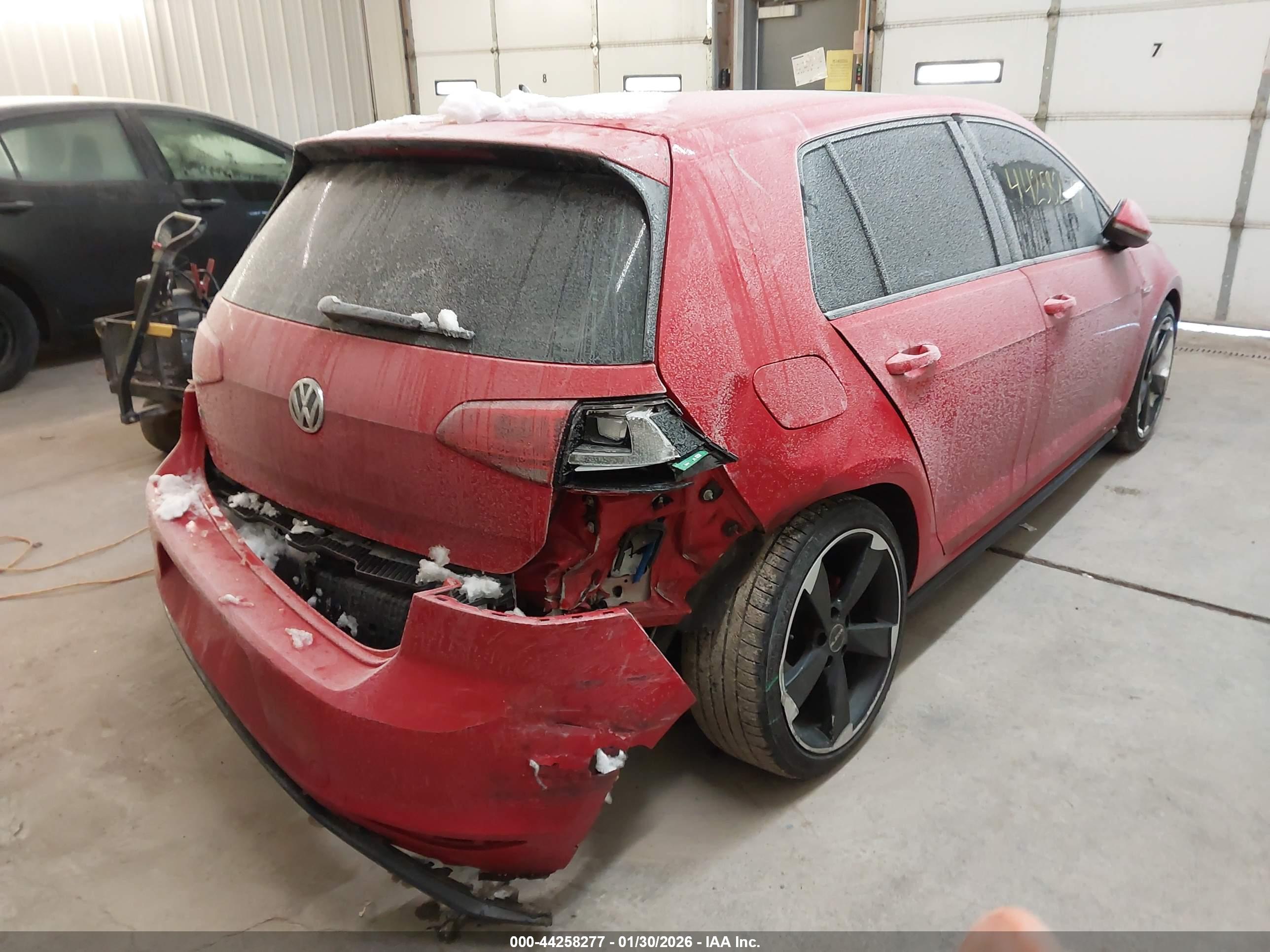 VOLKSWAGEN GOLF image 4