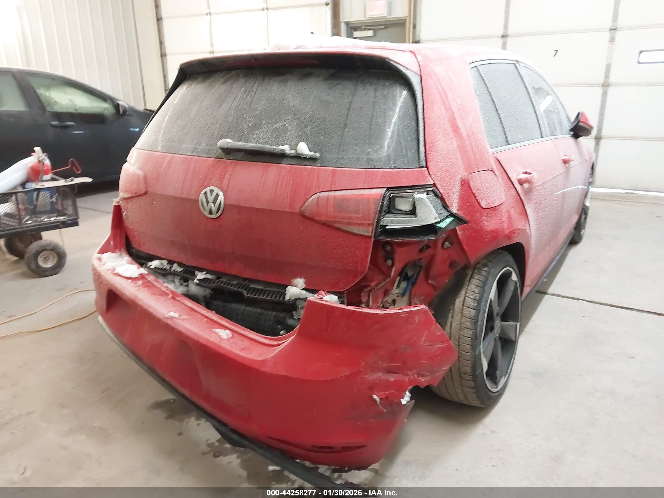 VOLKSWAGEN GOLF image 6