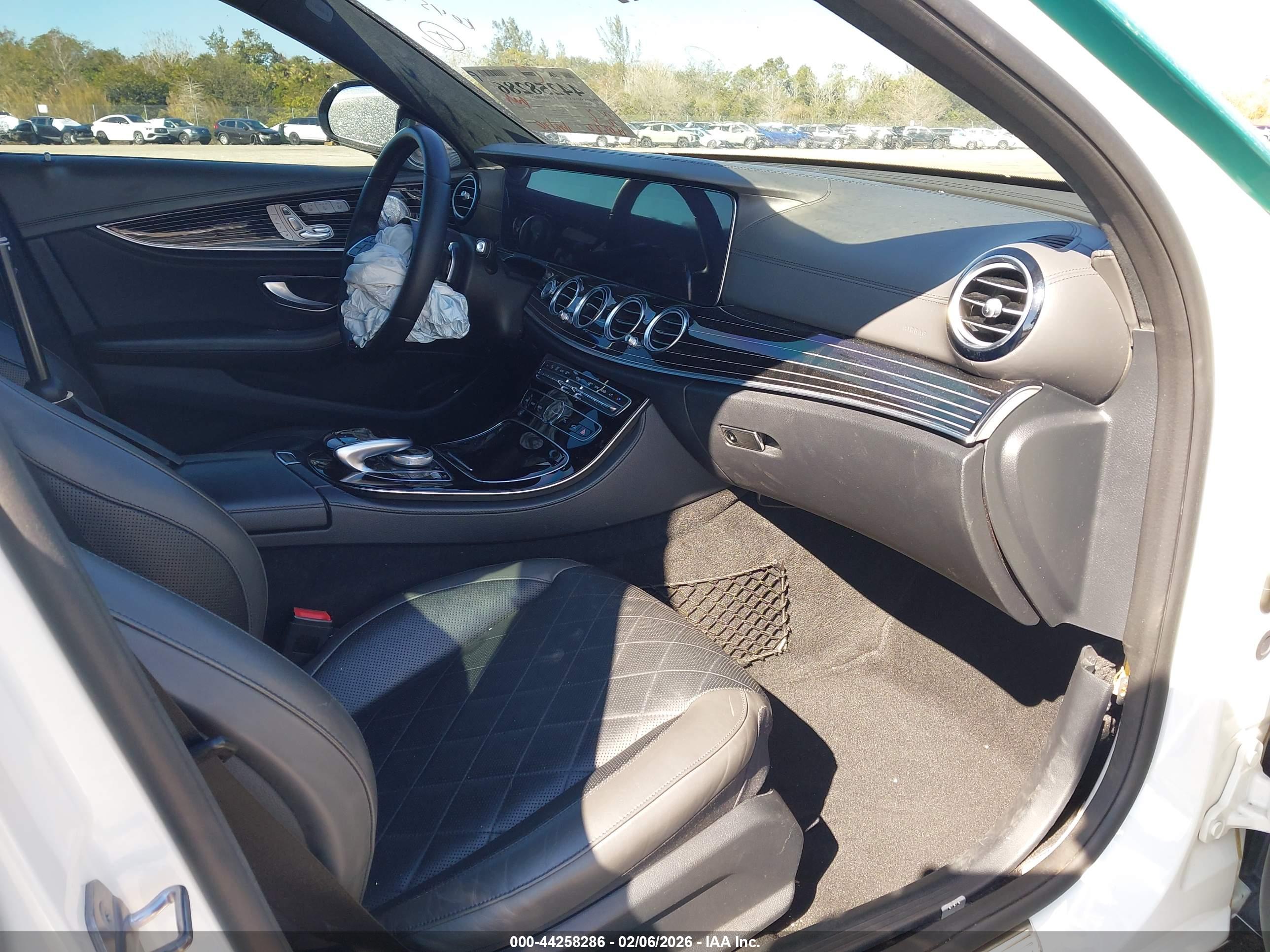MERCEDES-BENZ E image 5