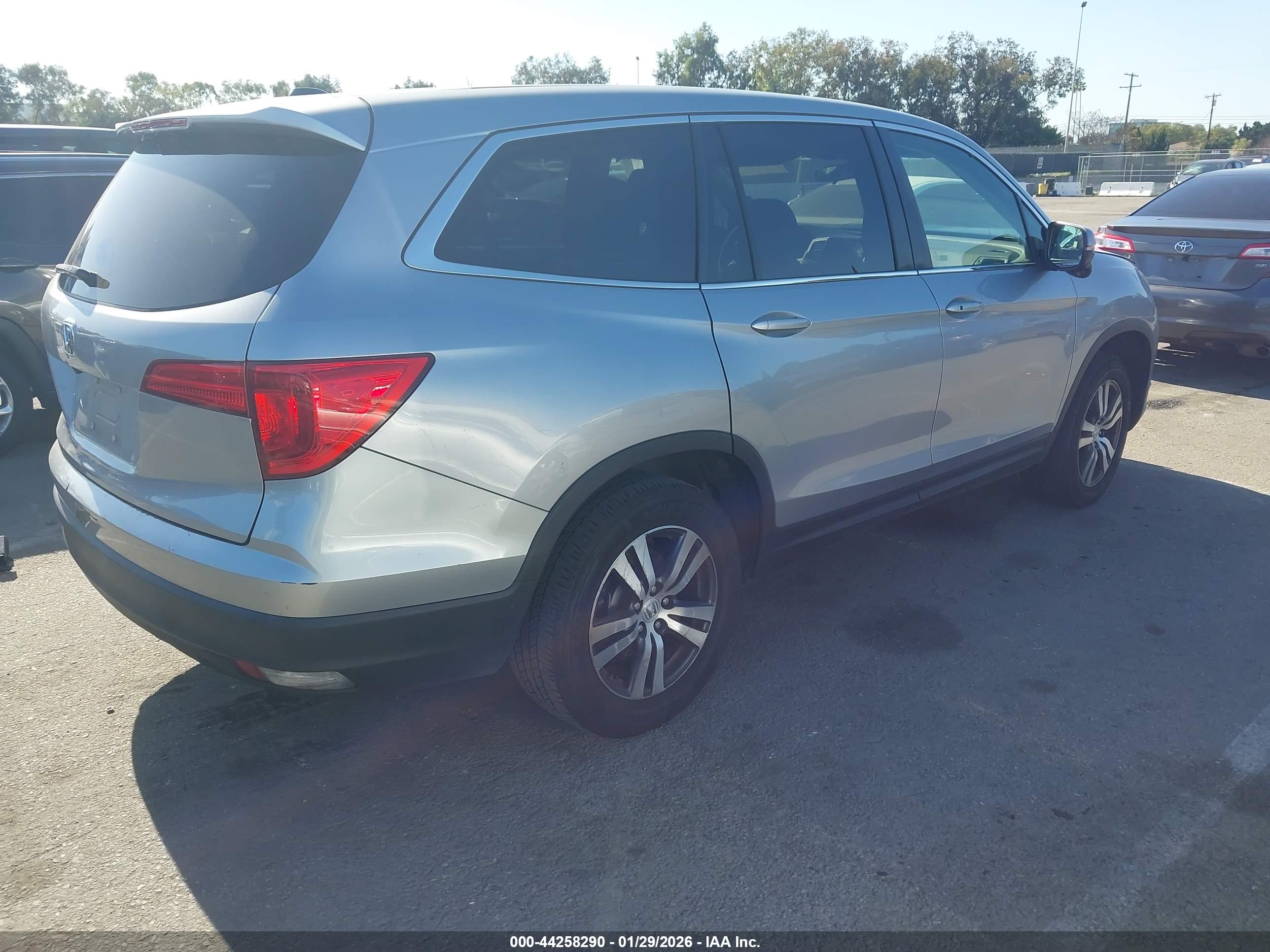 HONDA PILOT image 4