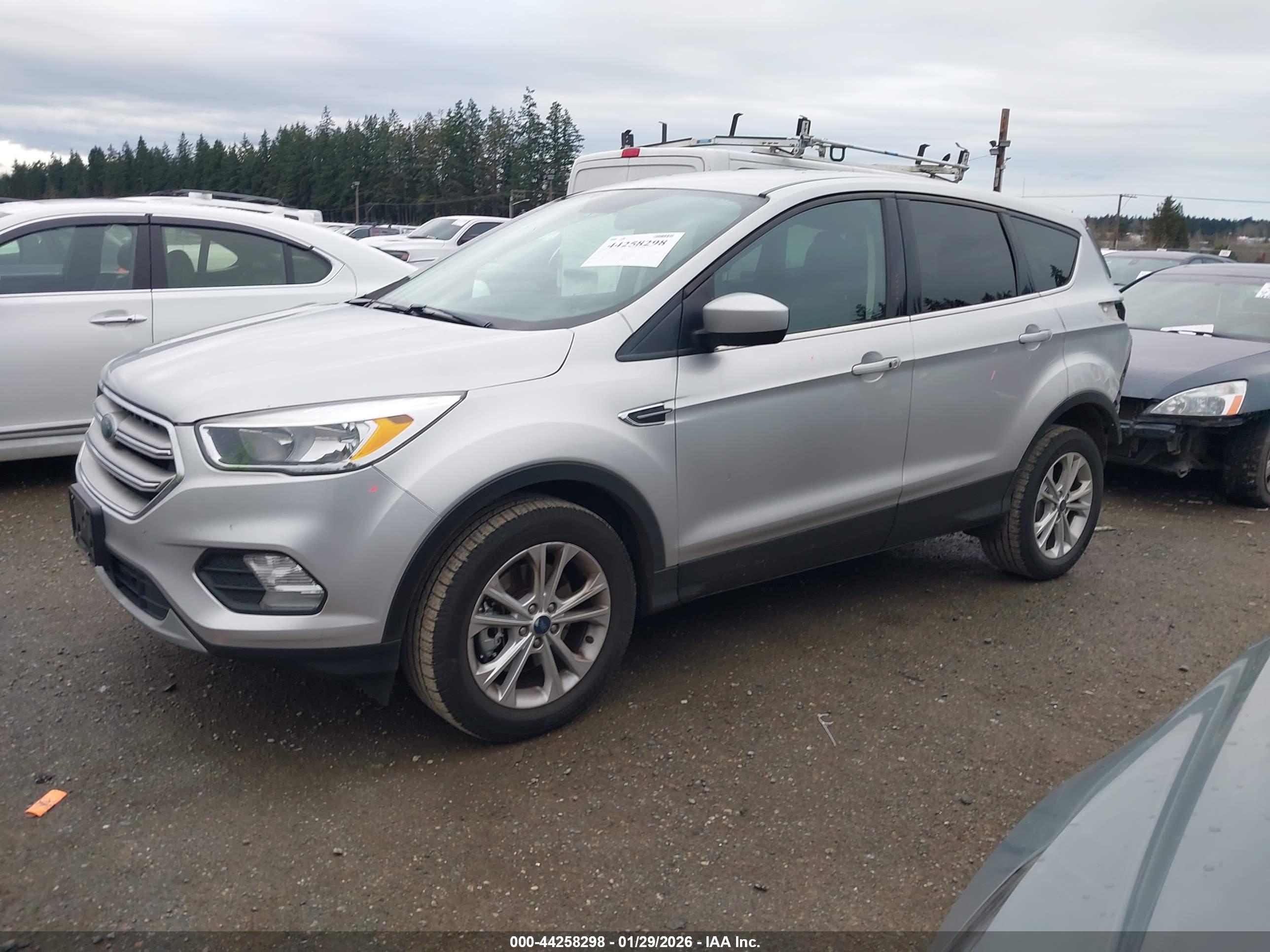 FORD ESCAPE image 2
