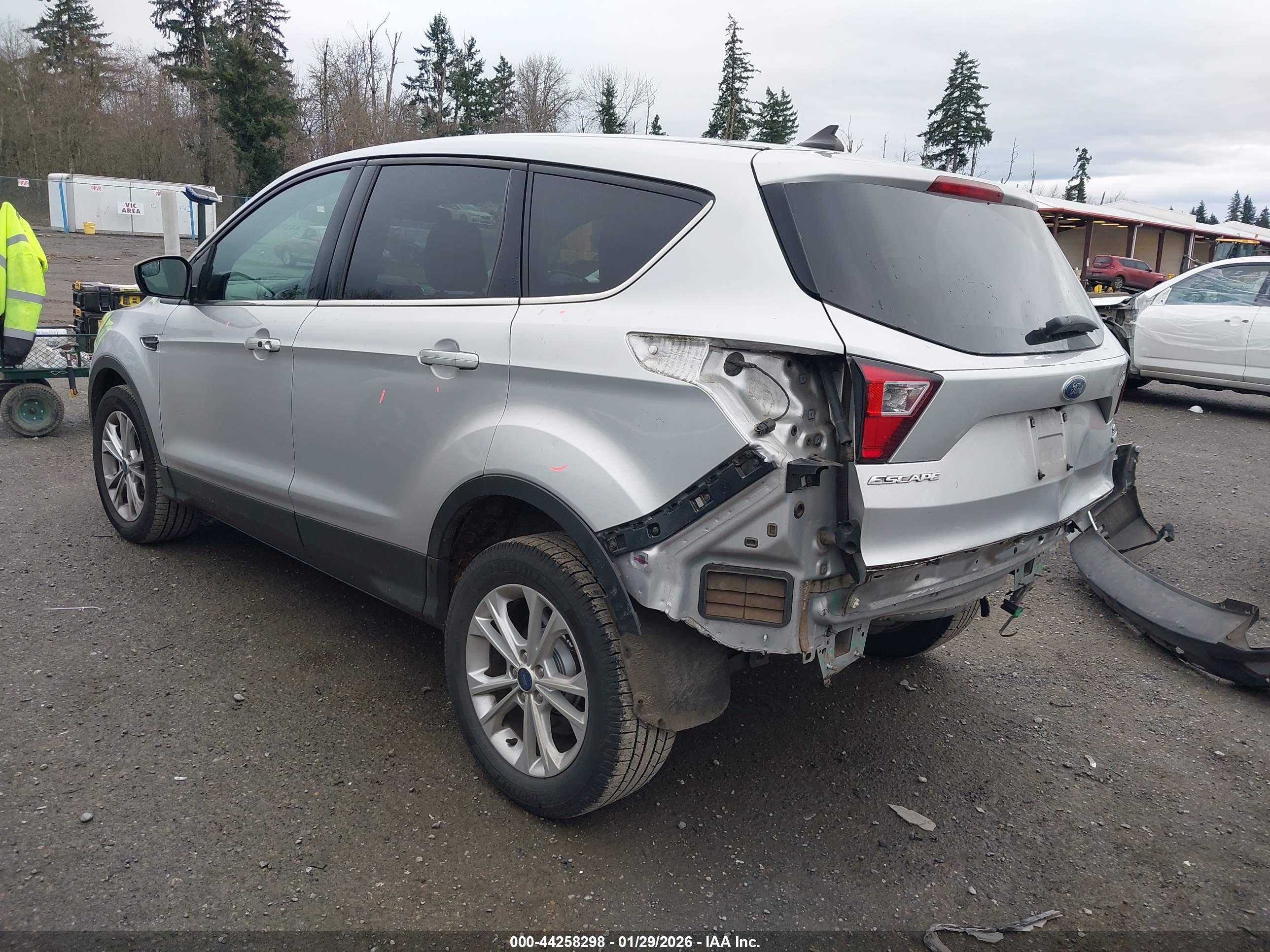 FORD ESCAPE image 3