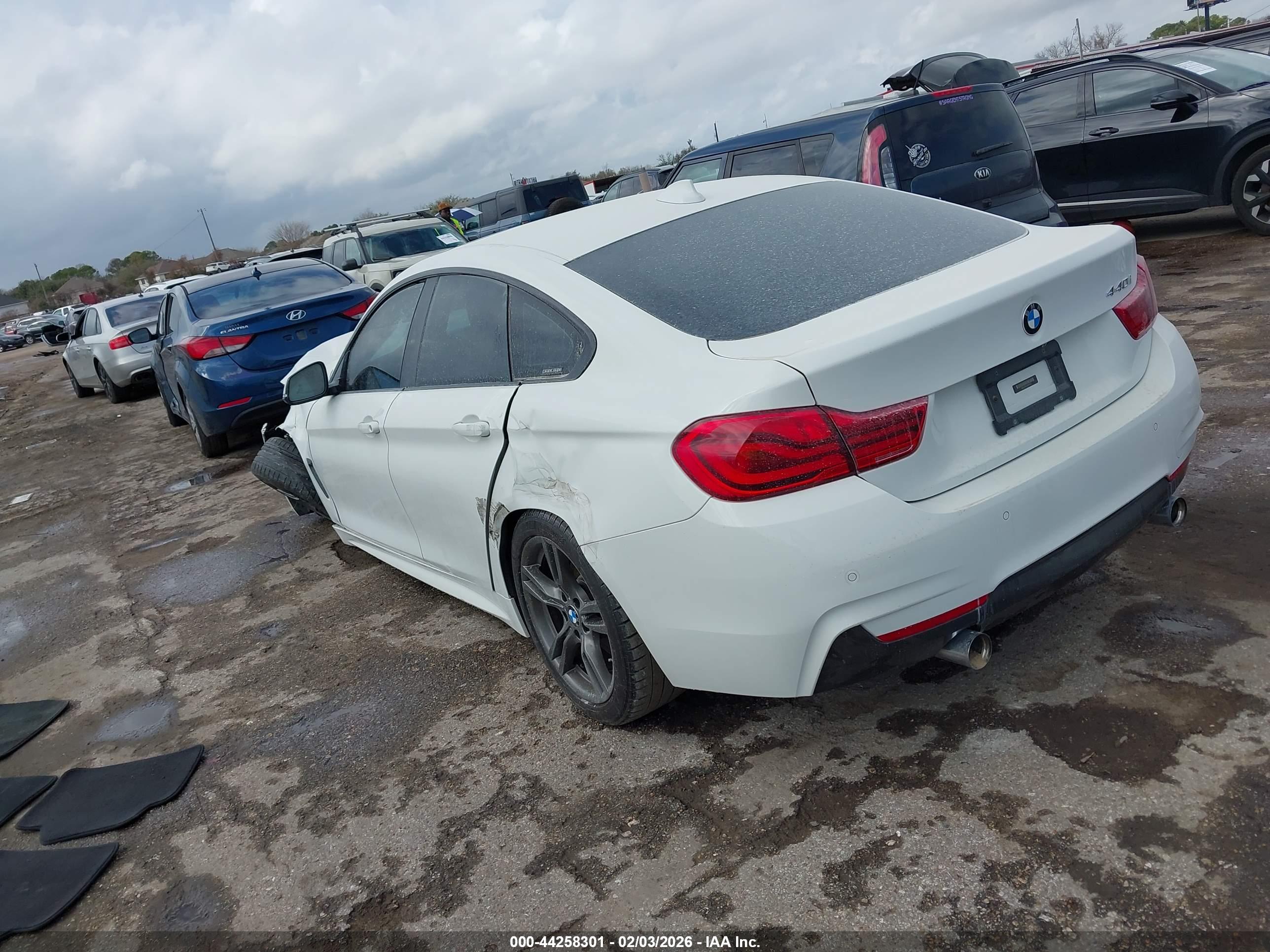 BMW 440I image 3