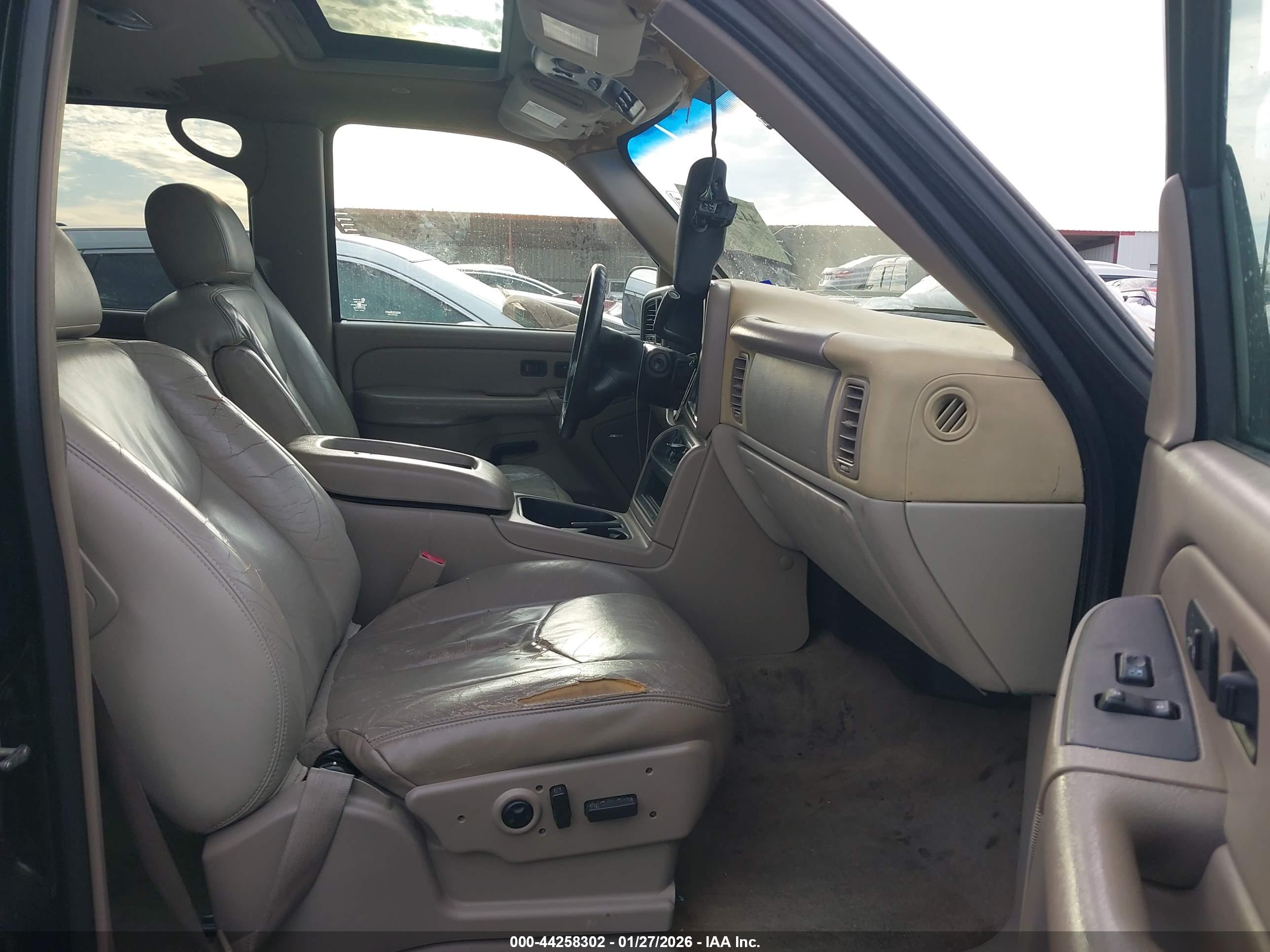 CHEVROLET TAHOE image 5