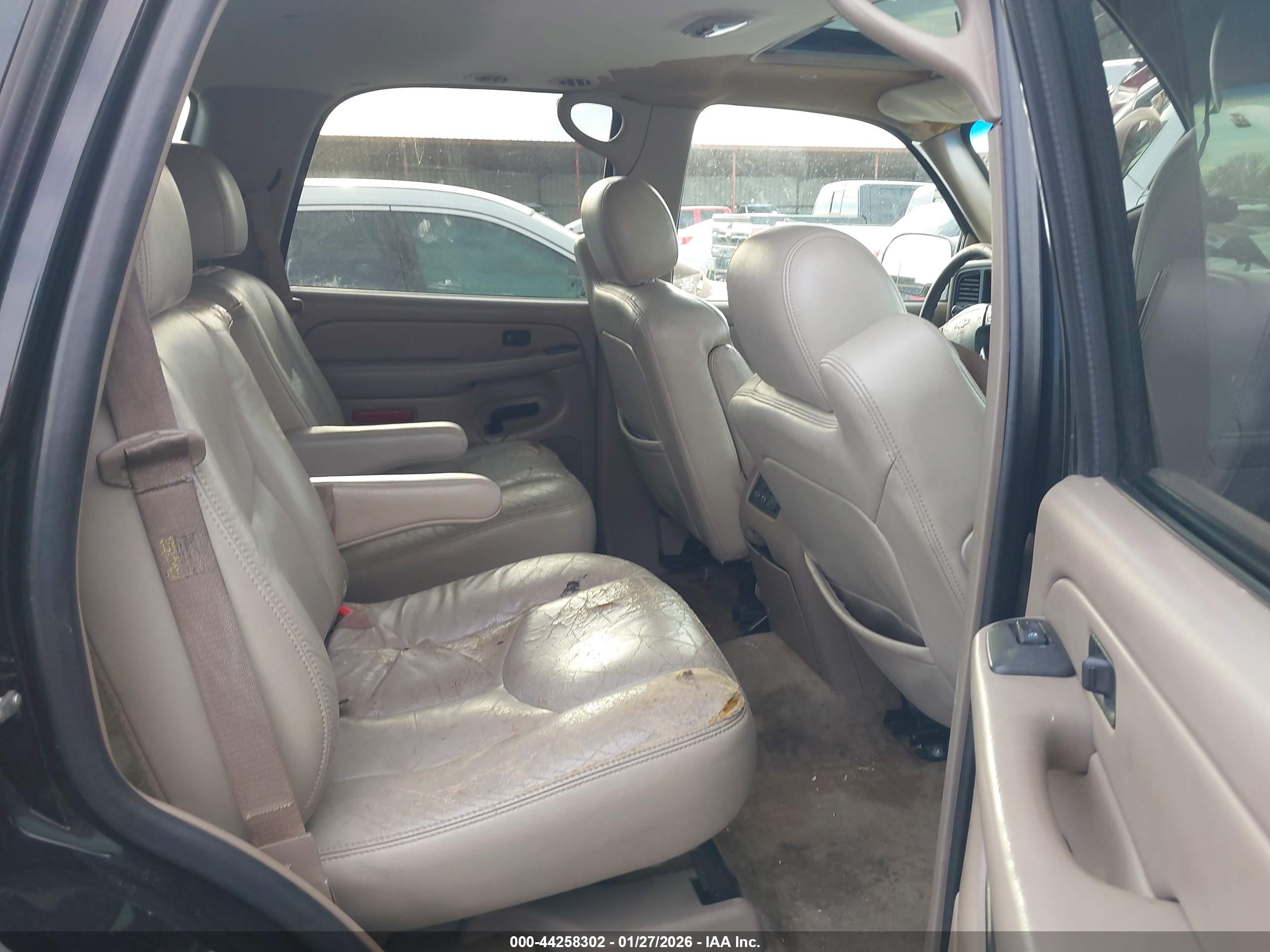CHEVROLET TAHOE image 8