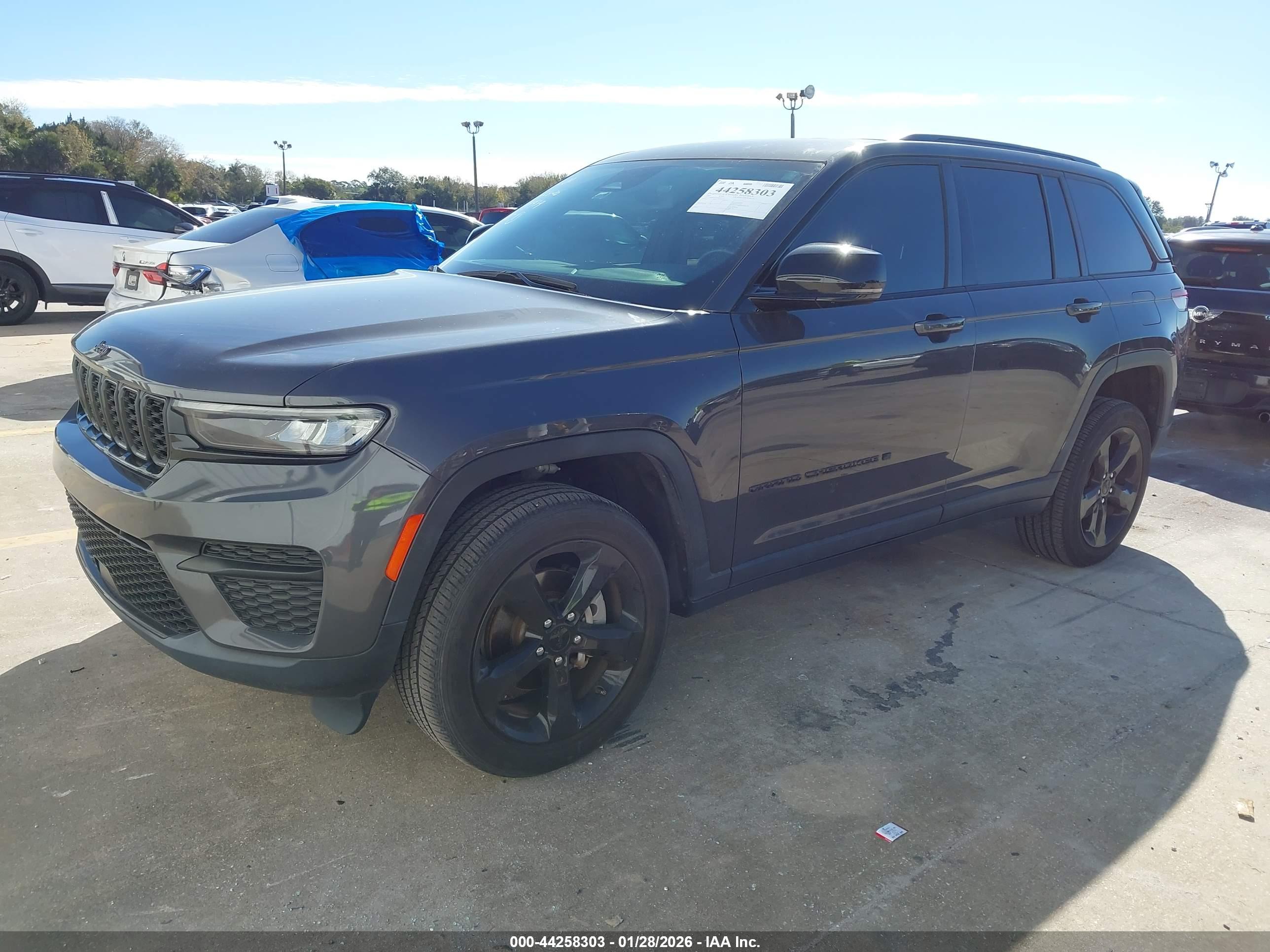 JEEP GRAND image 2