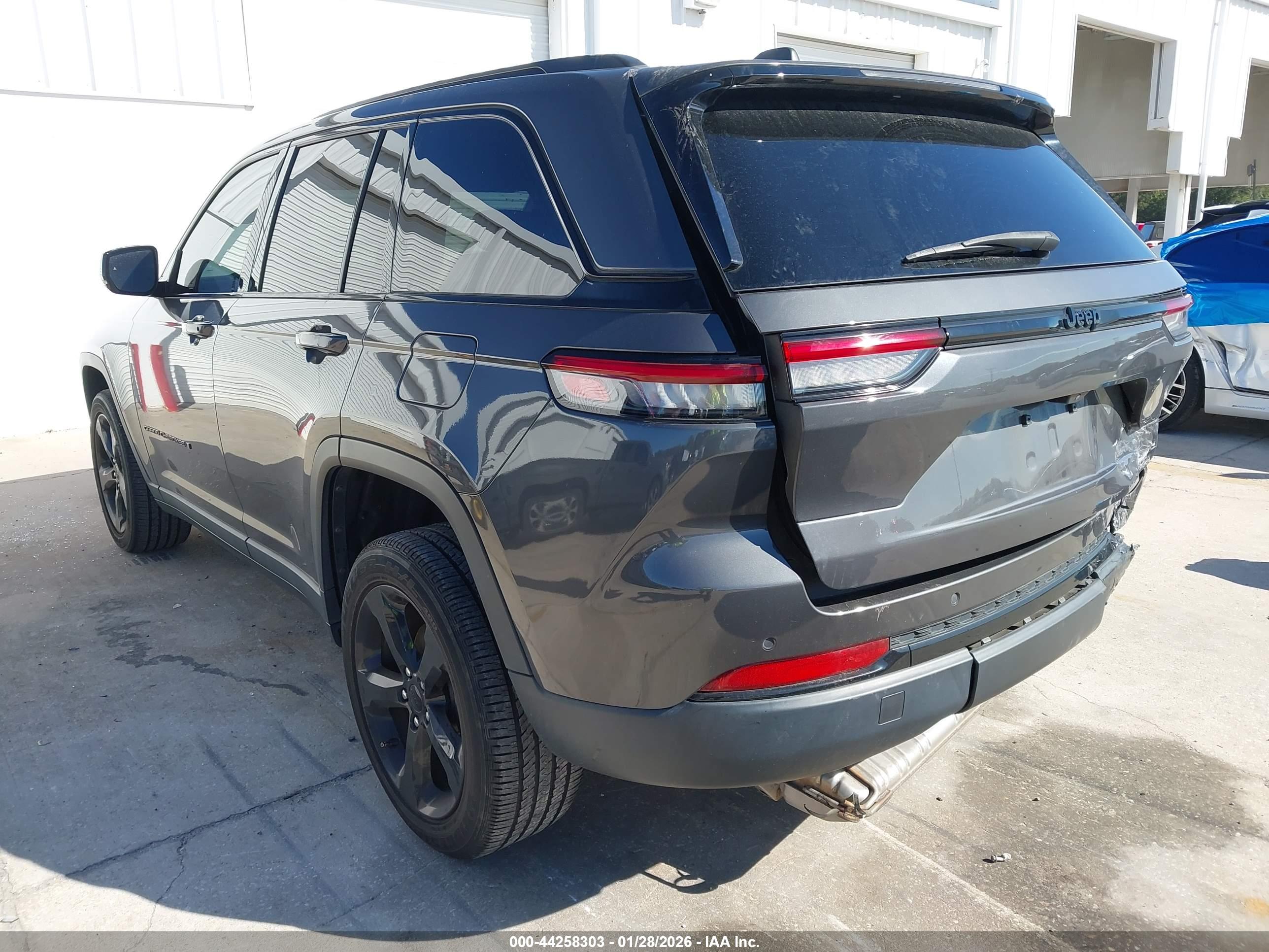 JEEP GRAND image 3