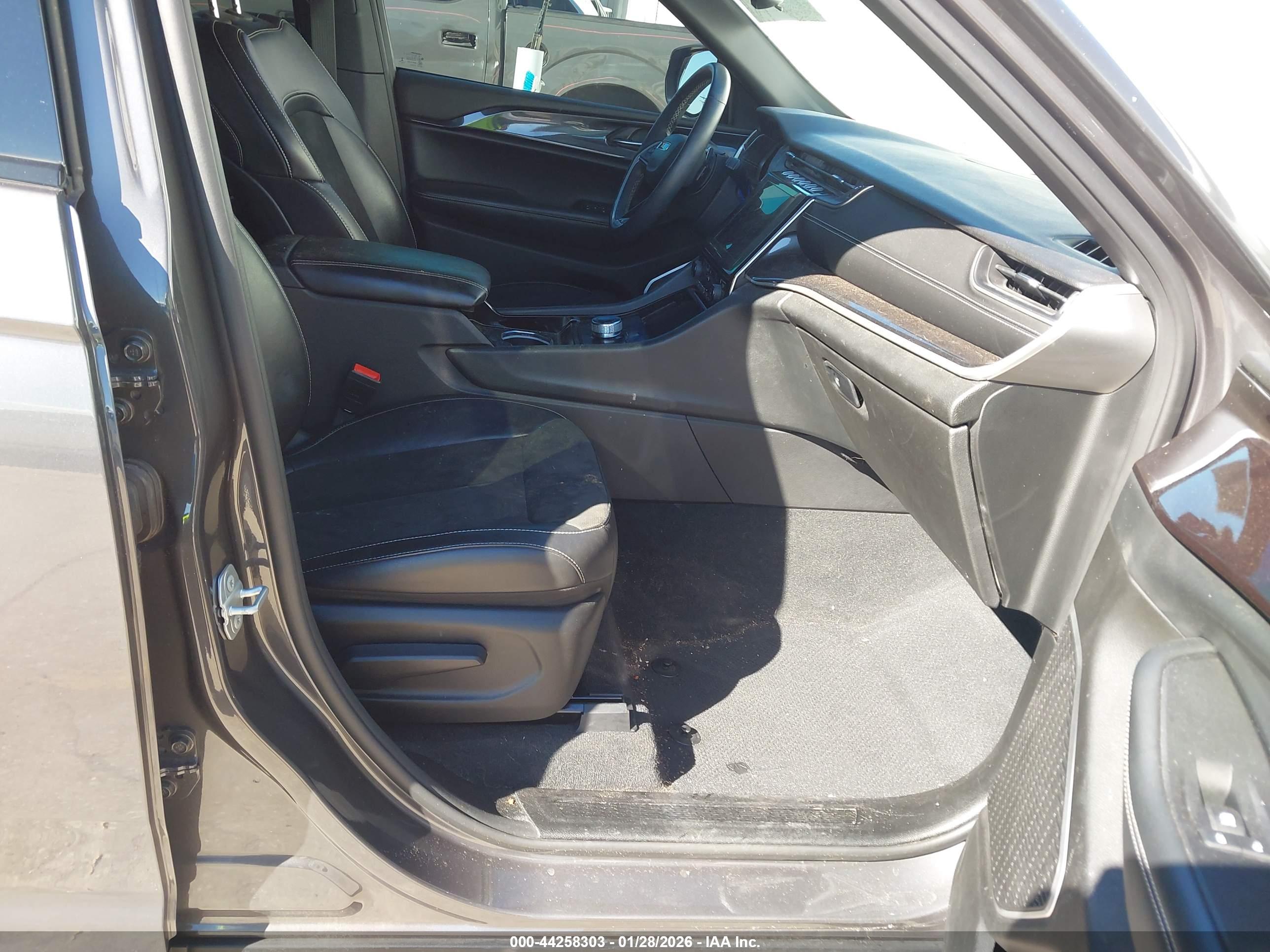 JEEP GRAND image 5