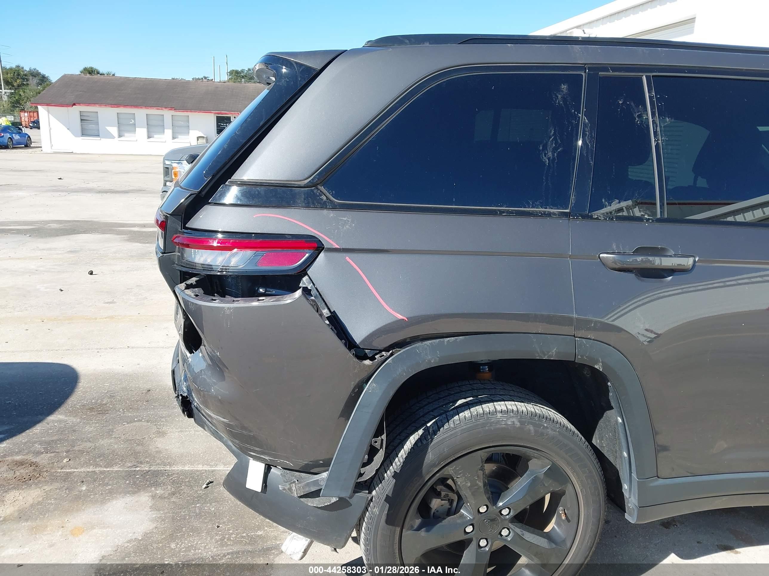 JEEP GRAND image 6