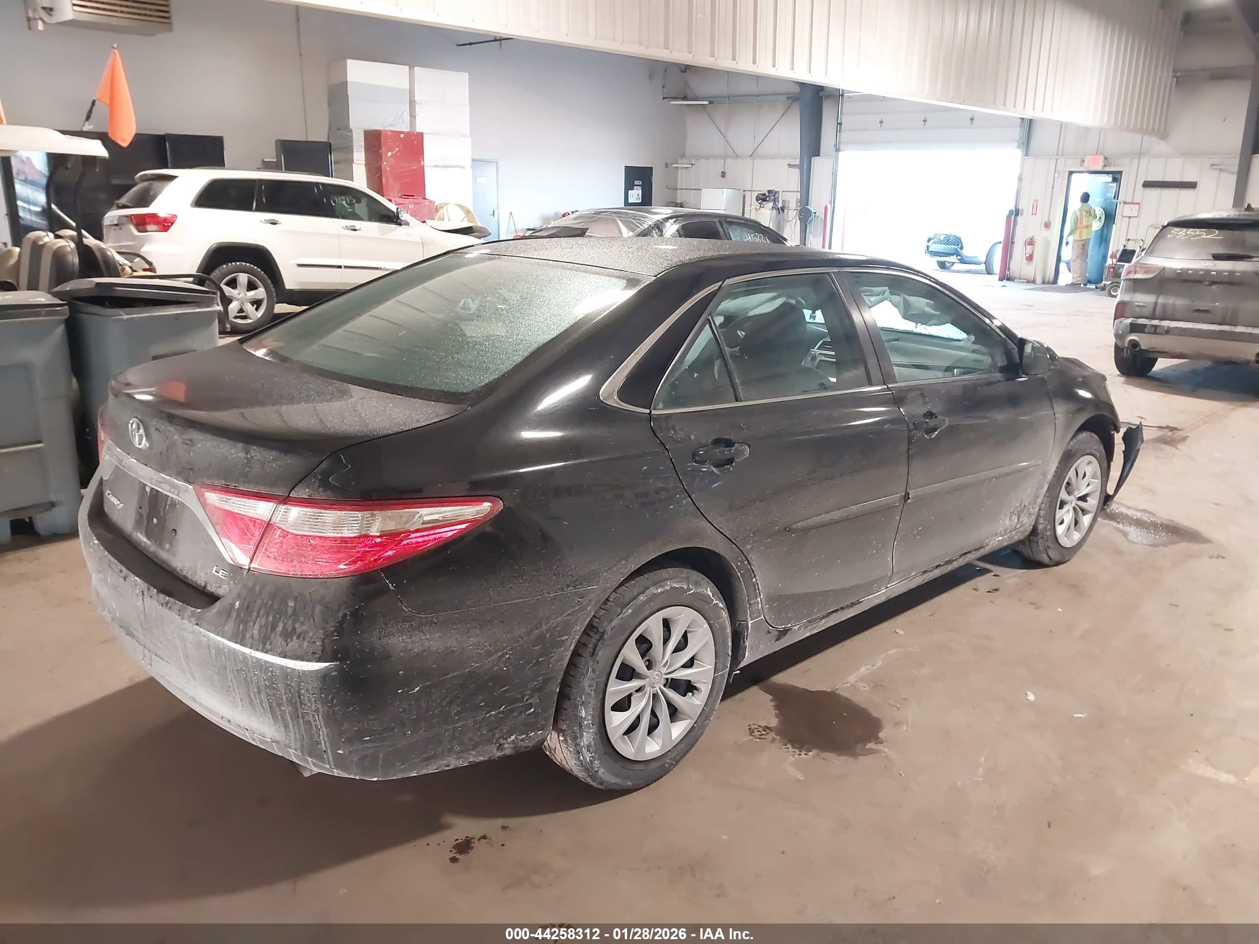 TOYOTA CAMRY image 4