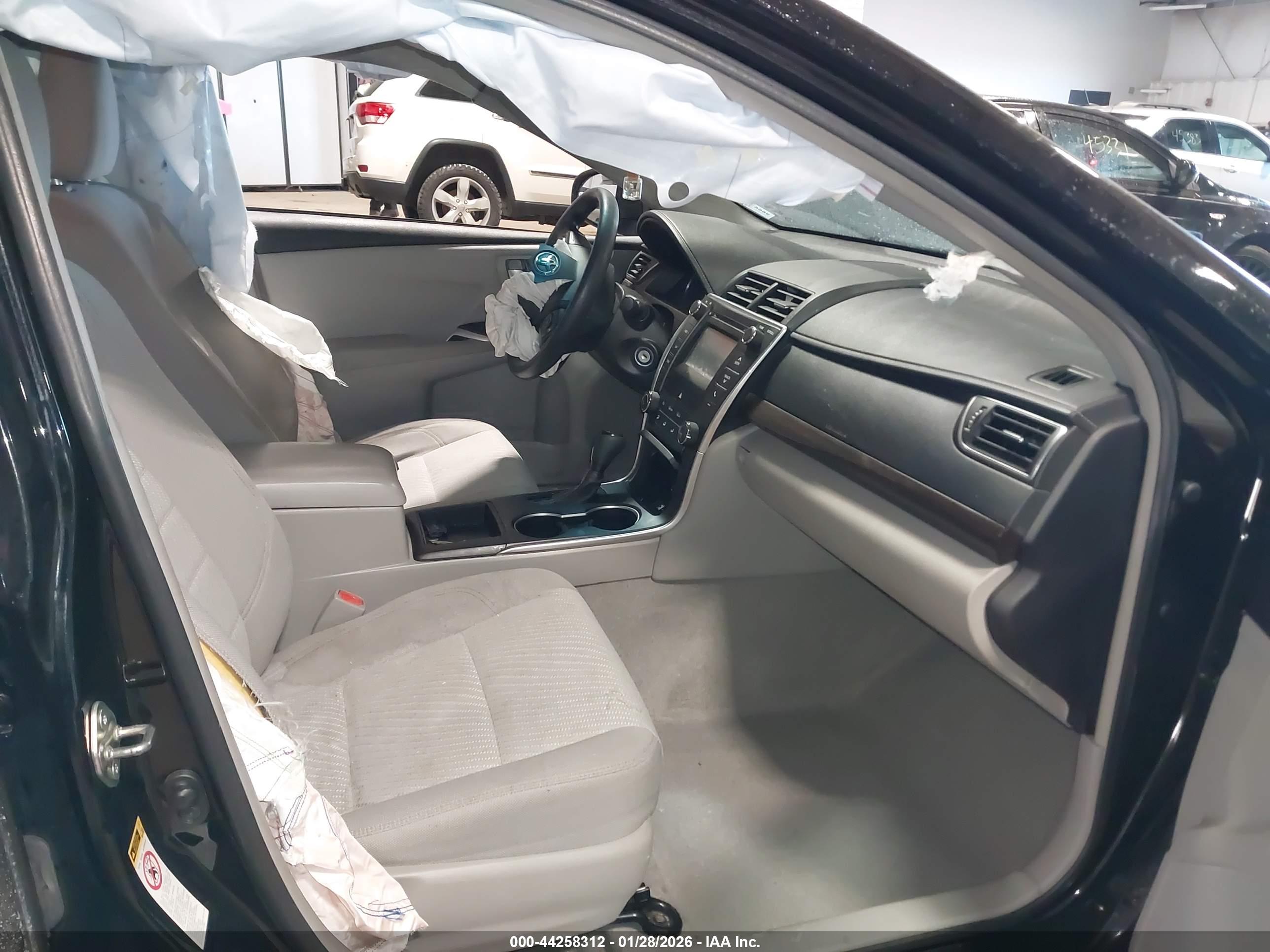 TOYOTA CAMRY image 5