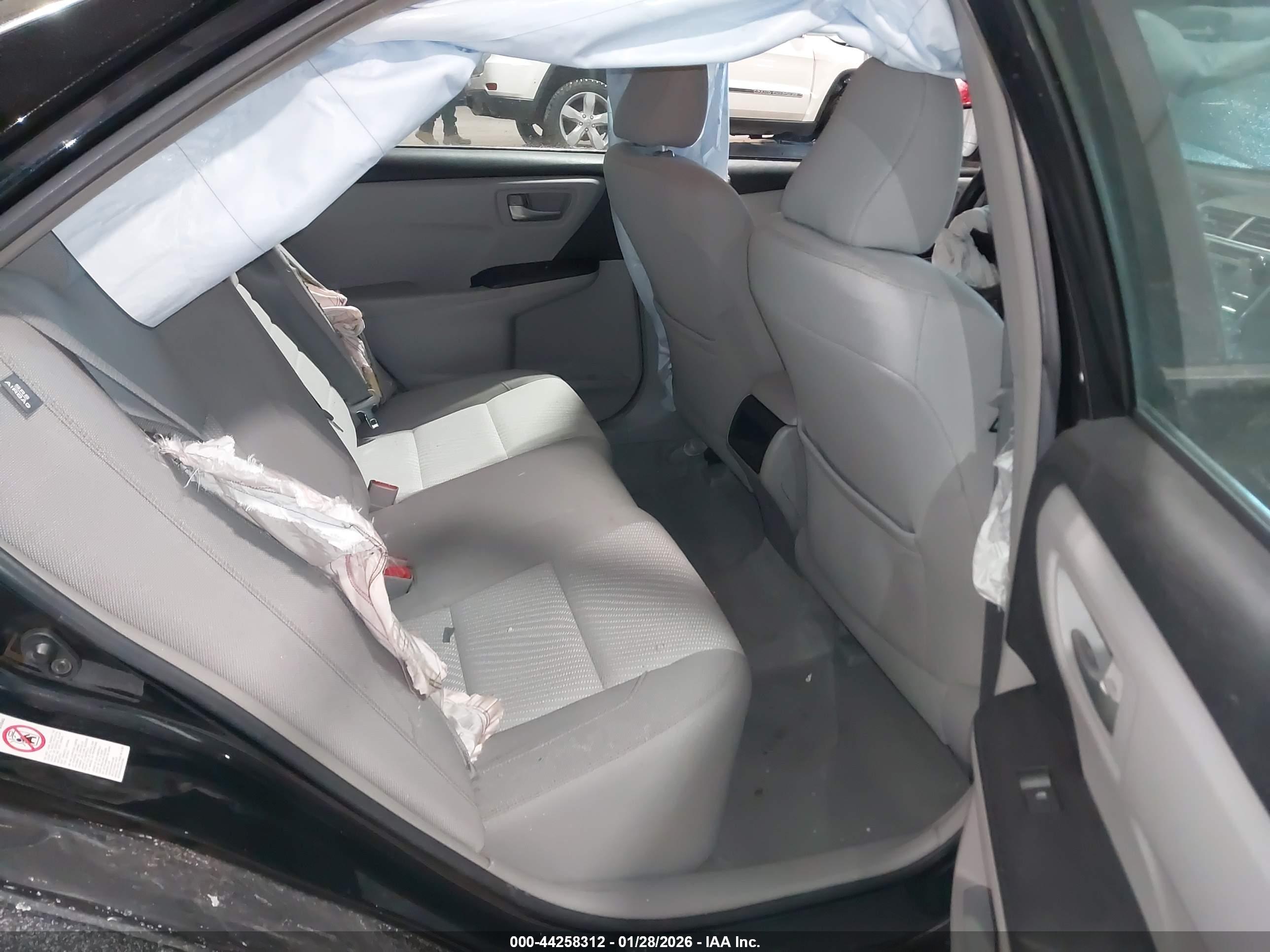 TOYOTA CAMRY image 8