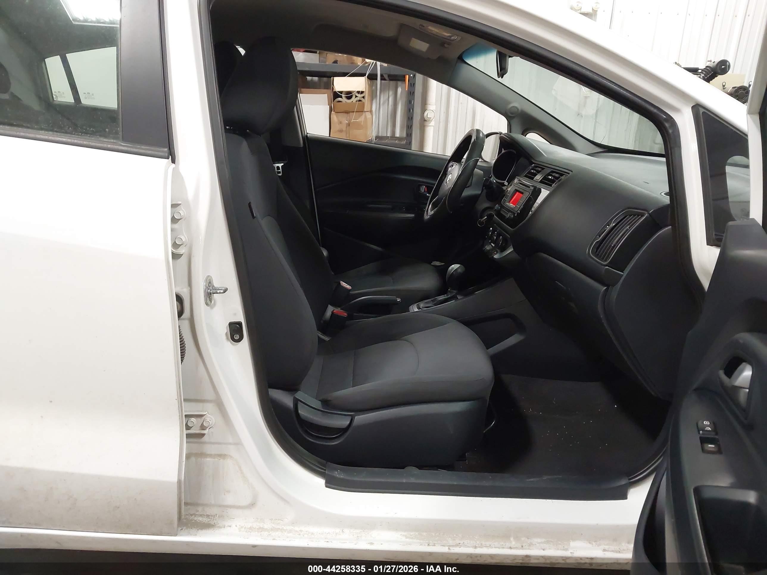 KIA RIO image 5