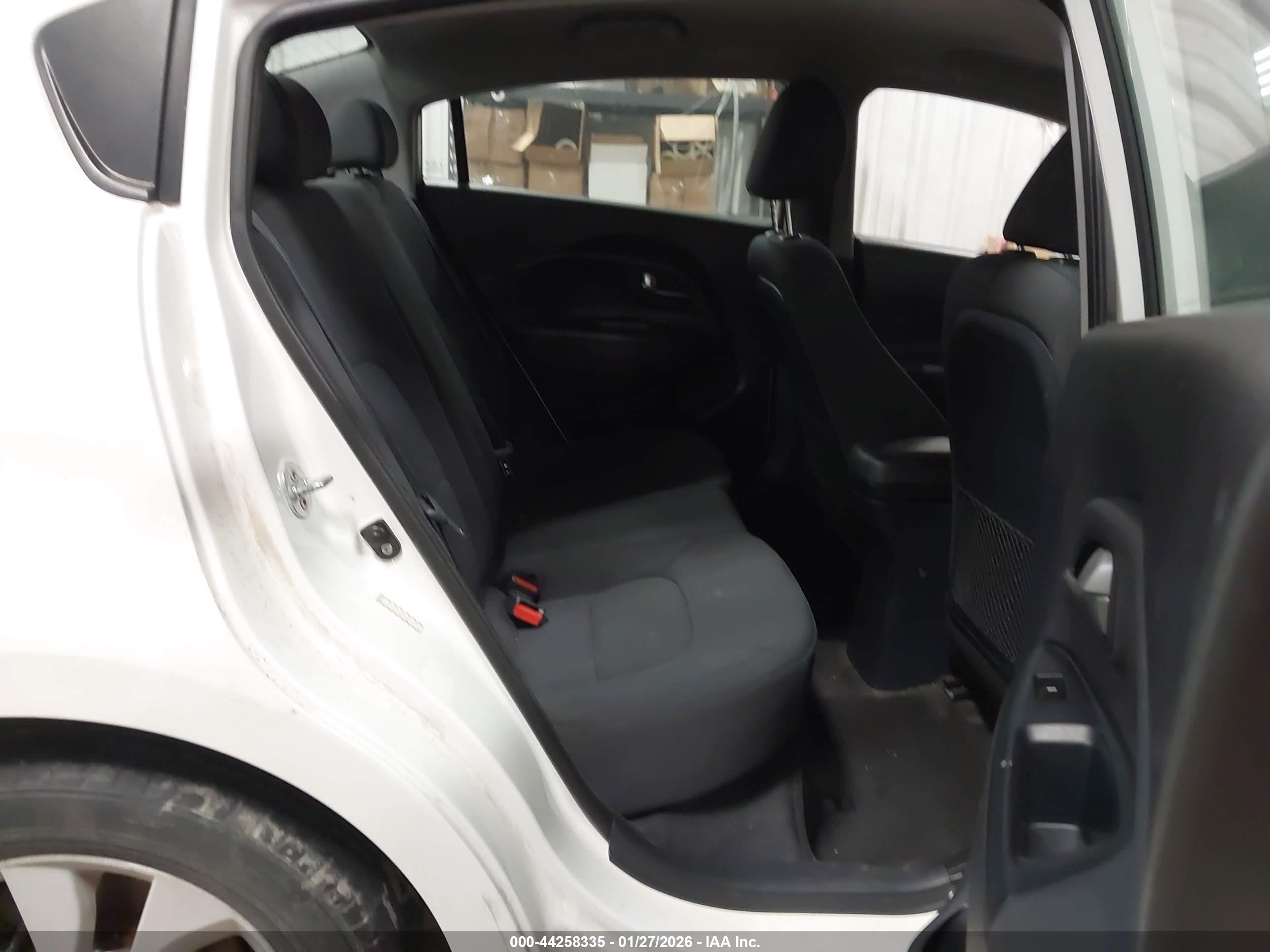 KIA RIO image 8
