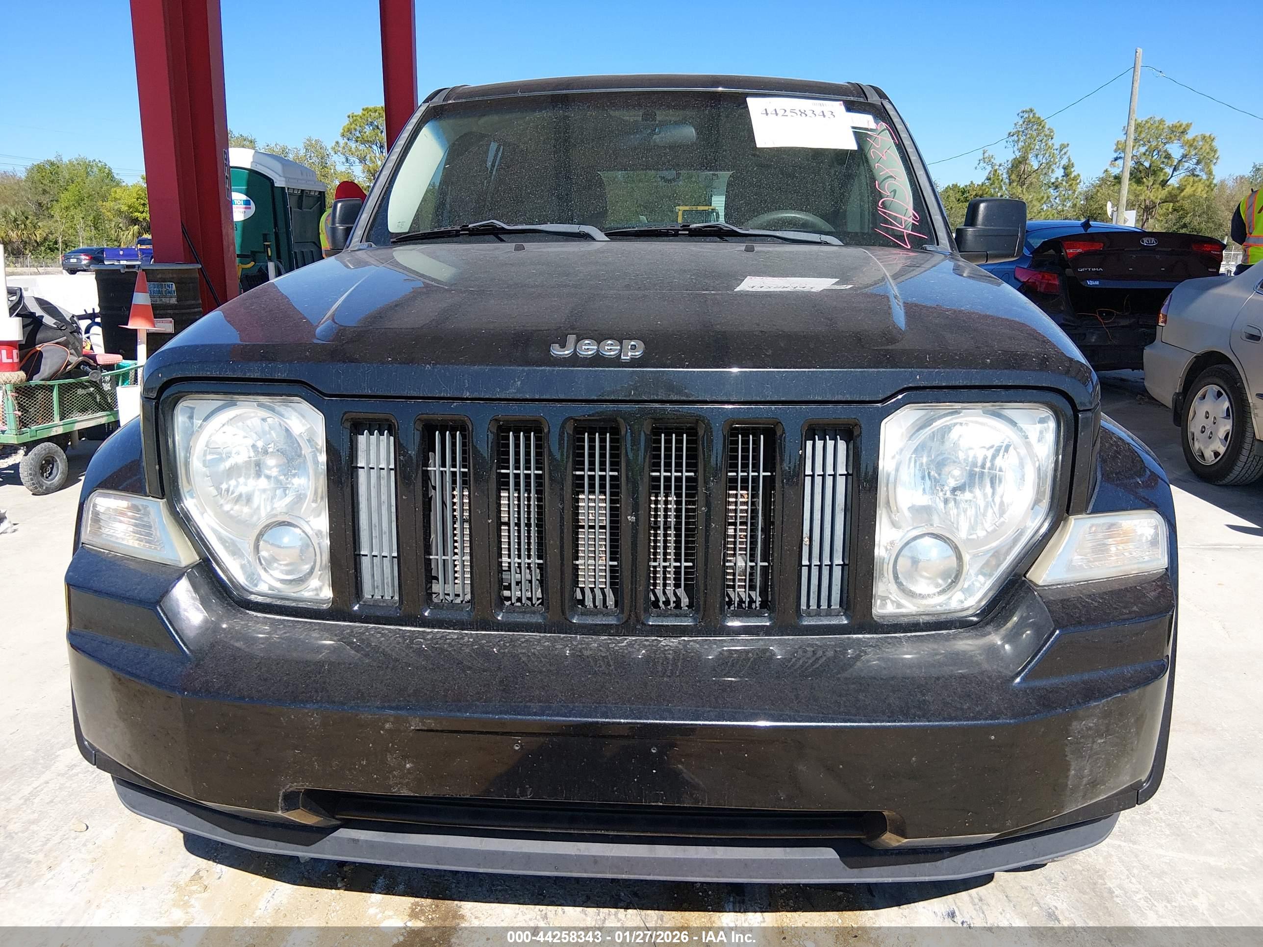 JEEP LIBERTY image 6