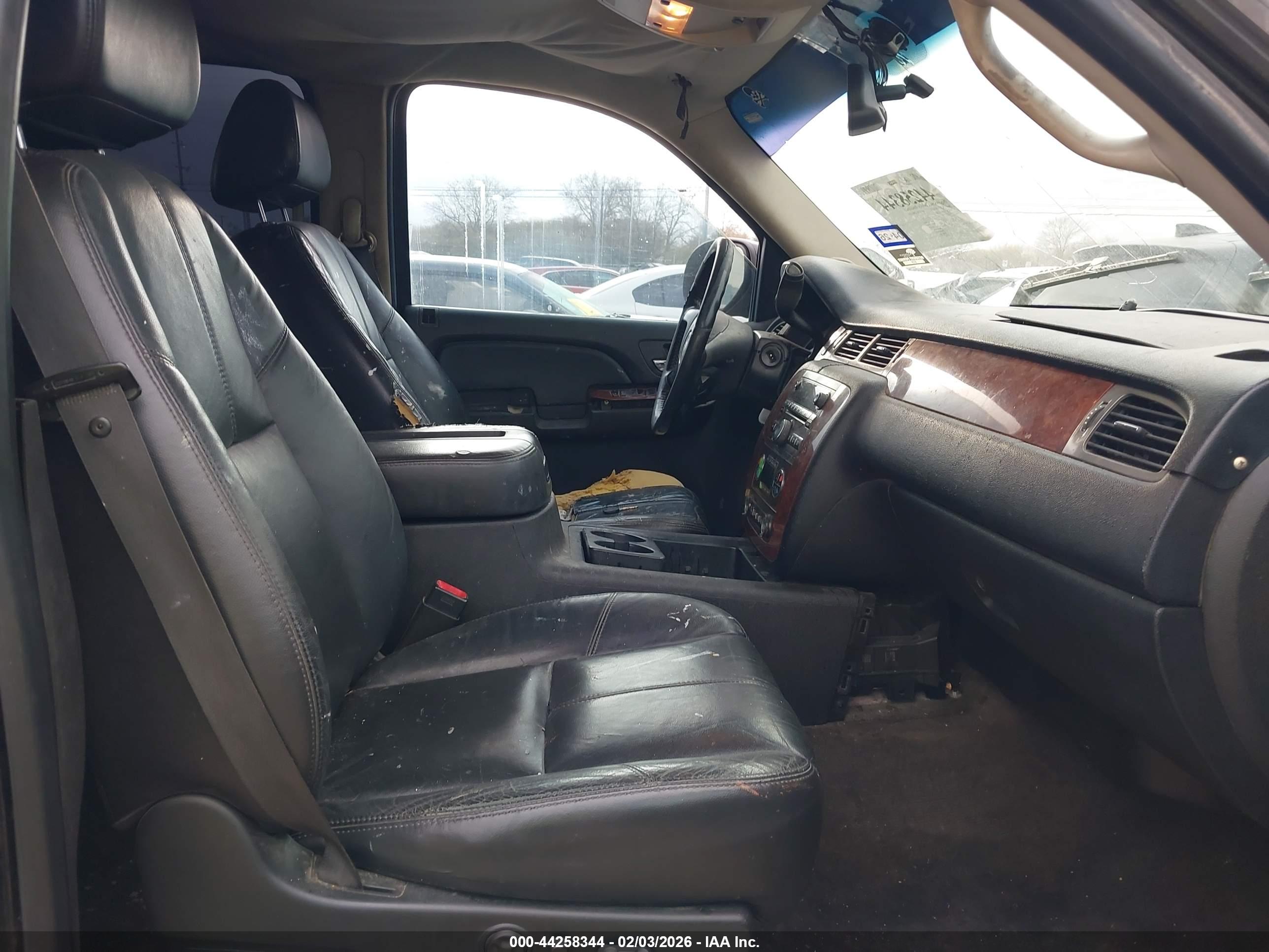 CHEVROLET SILVERADO image 5