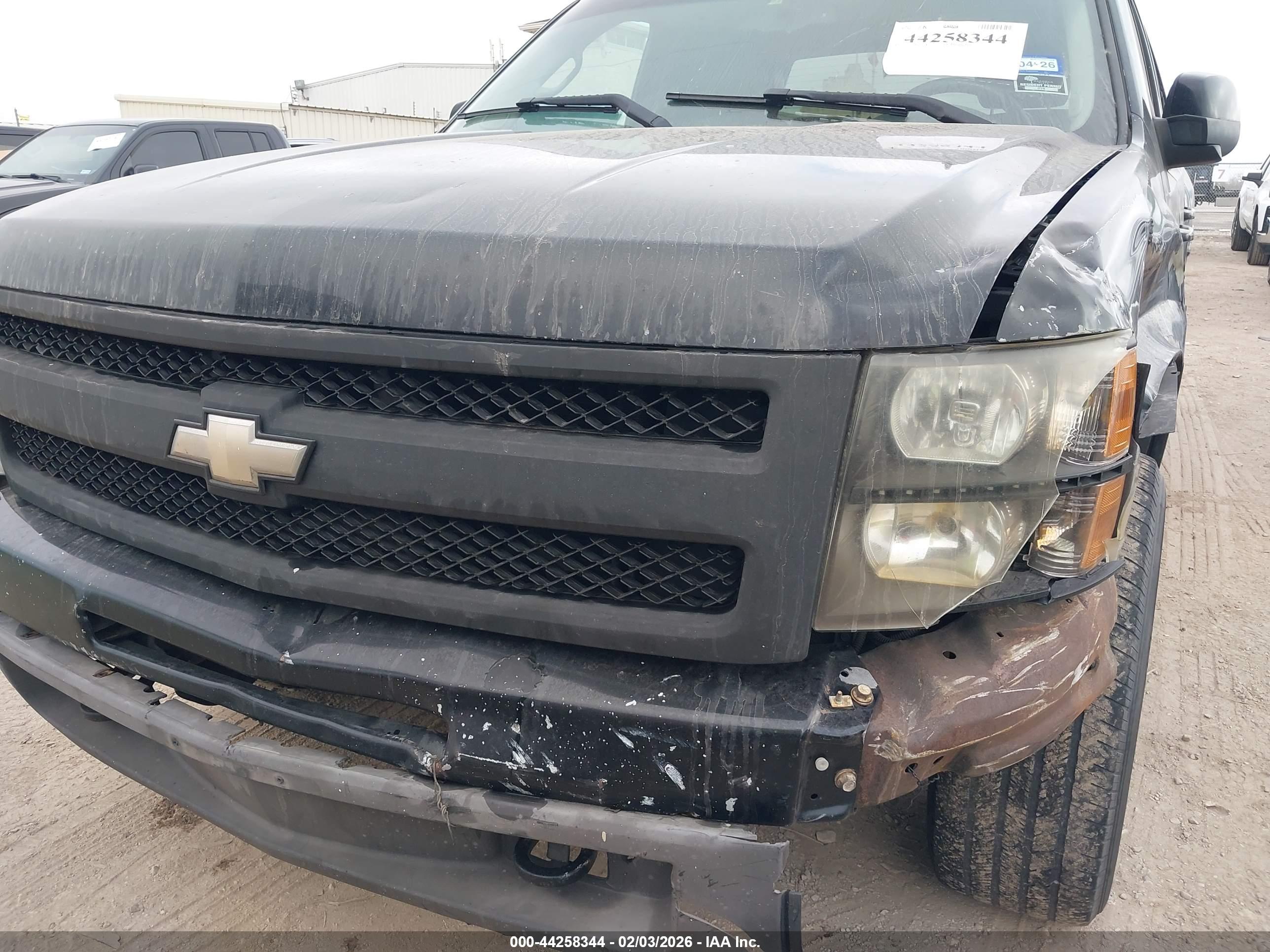 CHEVROLET SILVERADO image 6