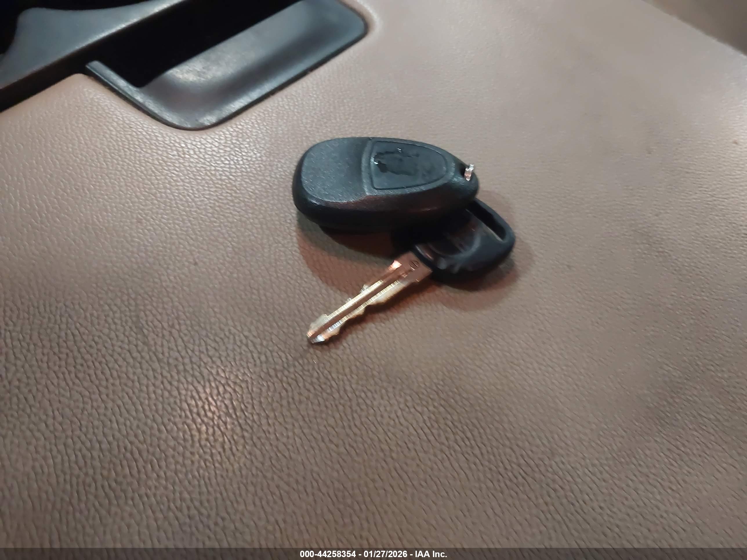 GMC SIERRA image 11