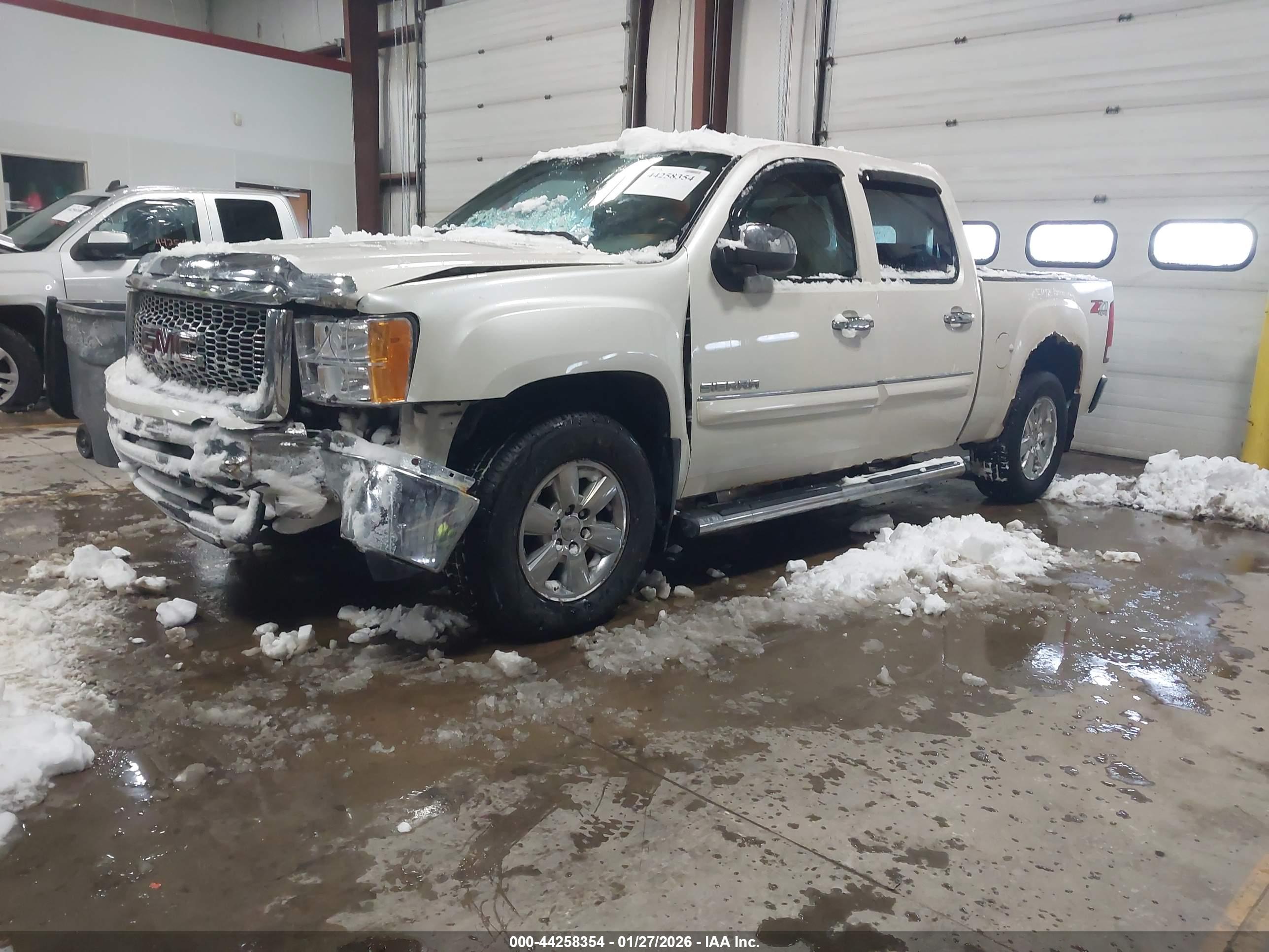 GMC SIERRA image 2