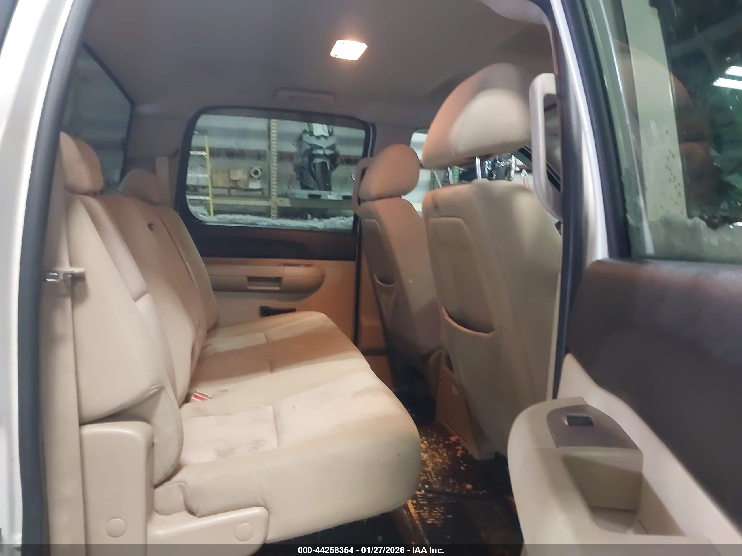 GMC SIERRA image 8