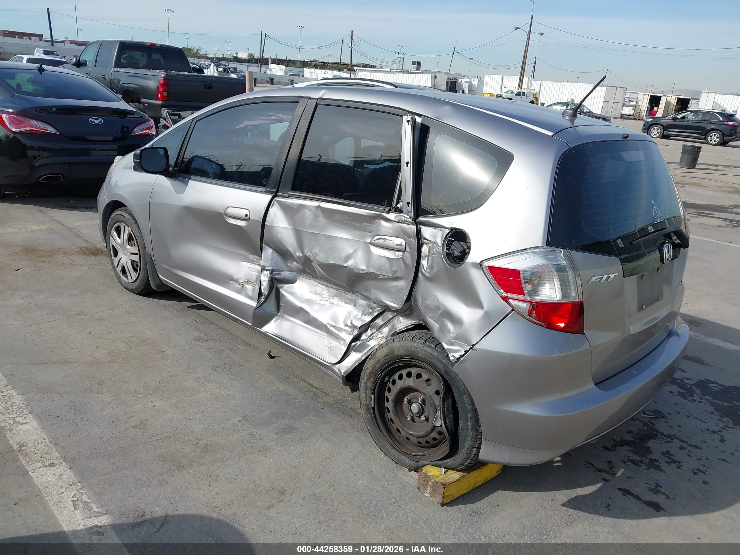 HONDA FIT image 3