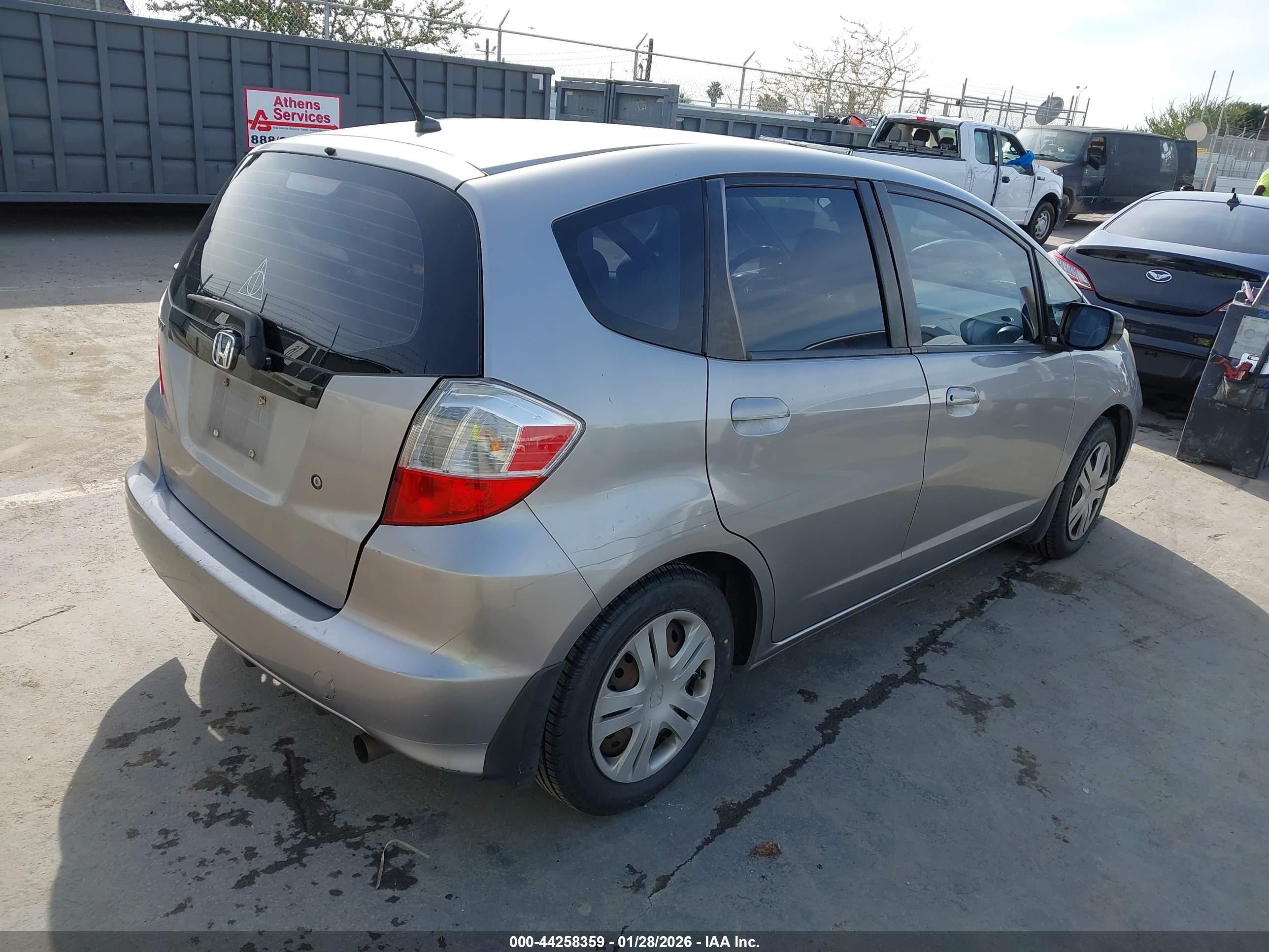 HONDA FIT image 4