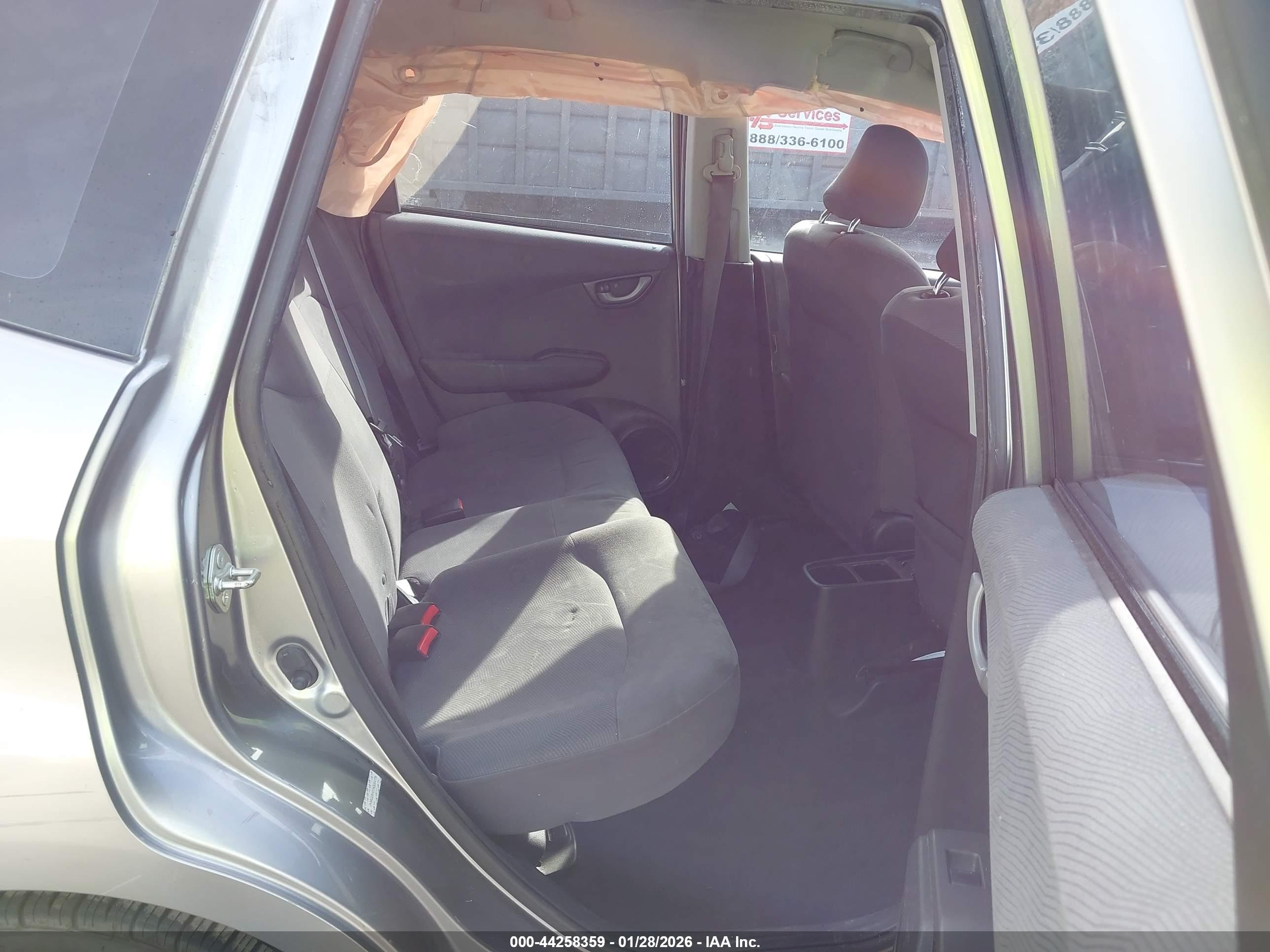 HONDA FIT image 8