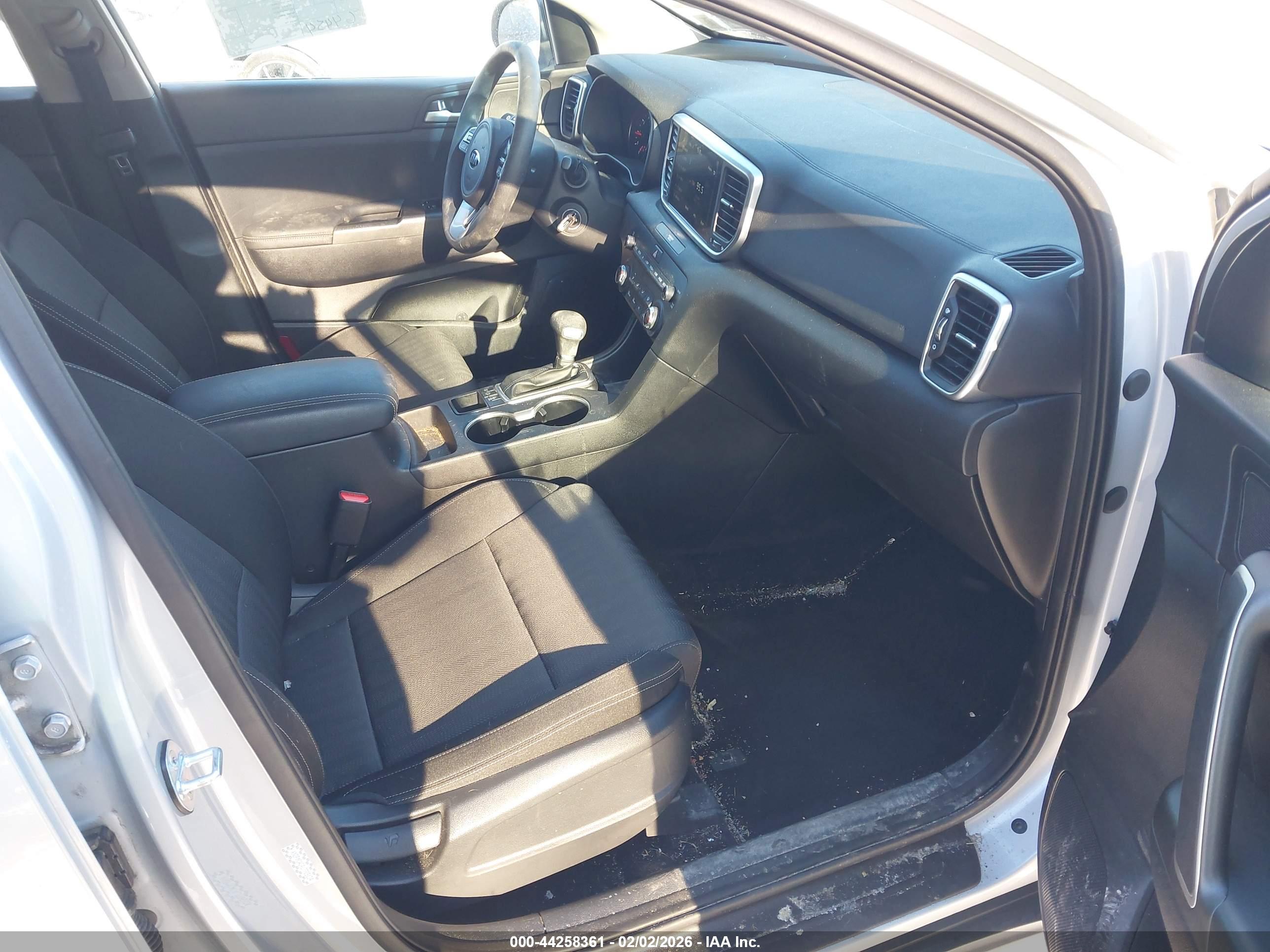 KIA SPORTAGE image 5