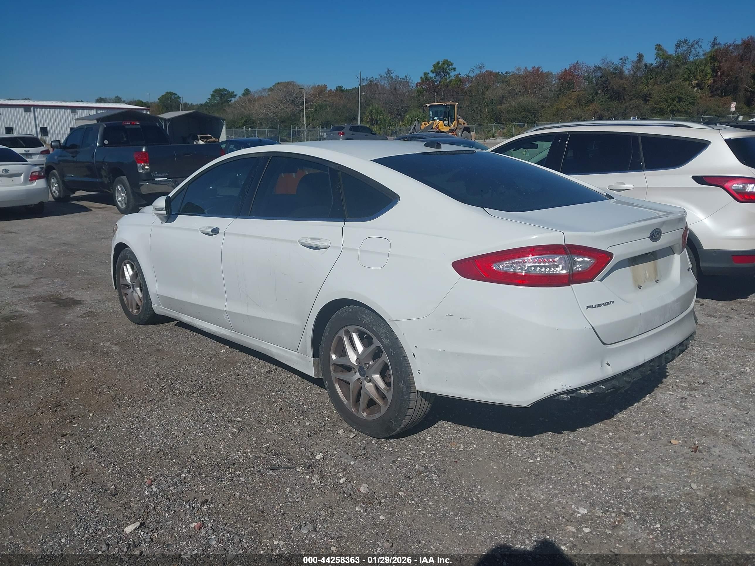 FORD FUSION image 3