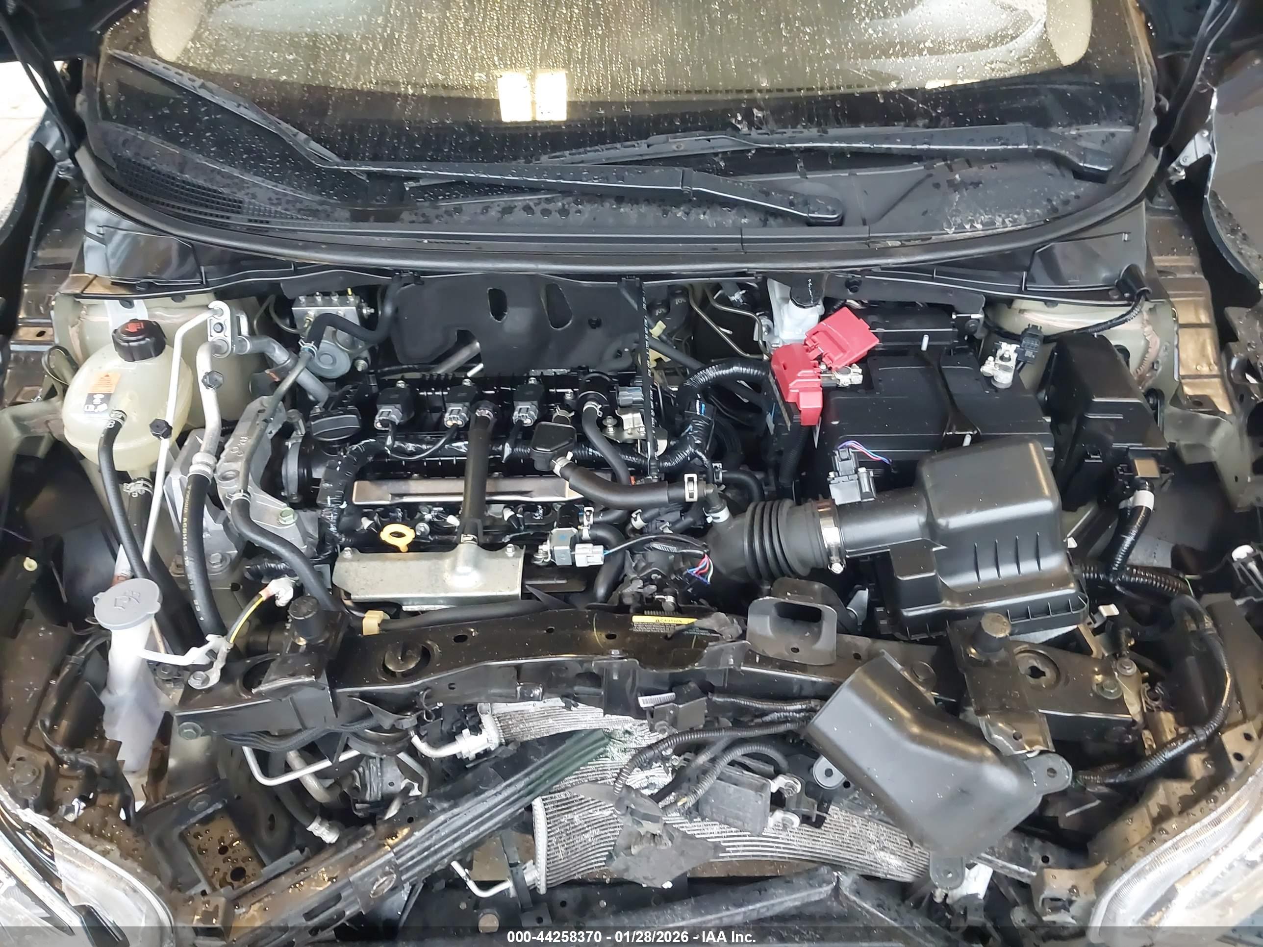 NISSAN VERSA image 10