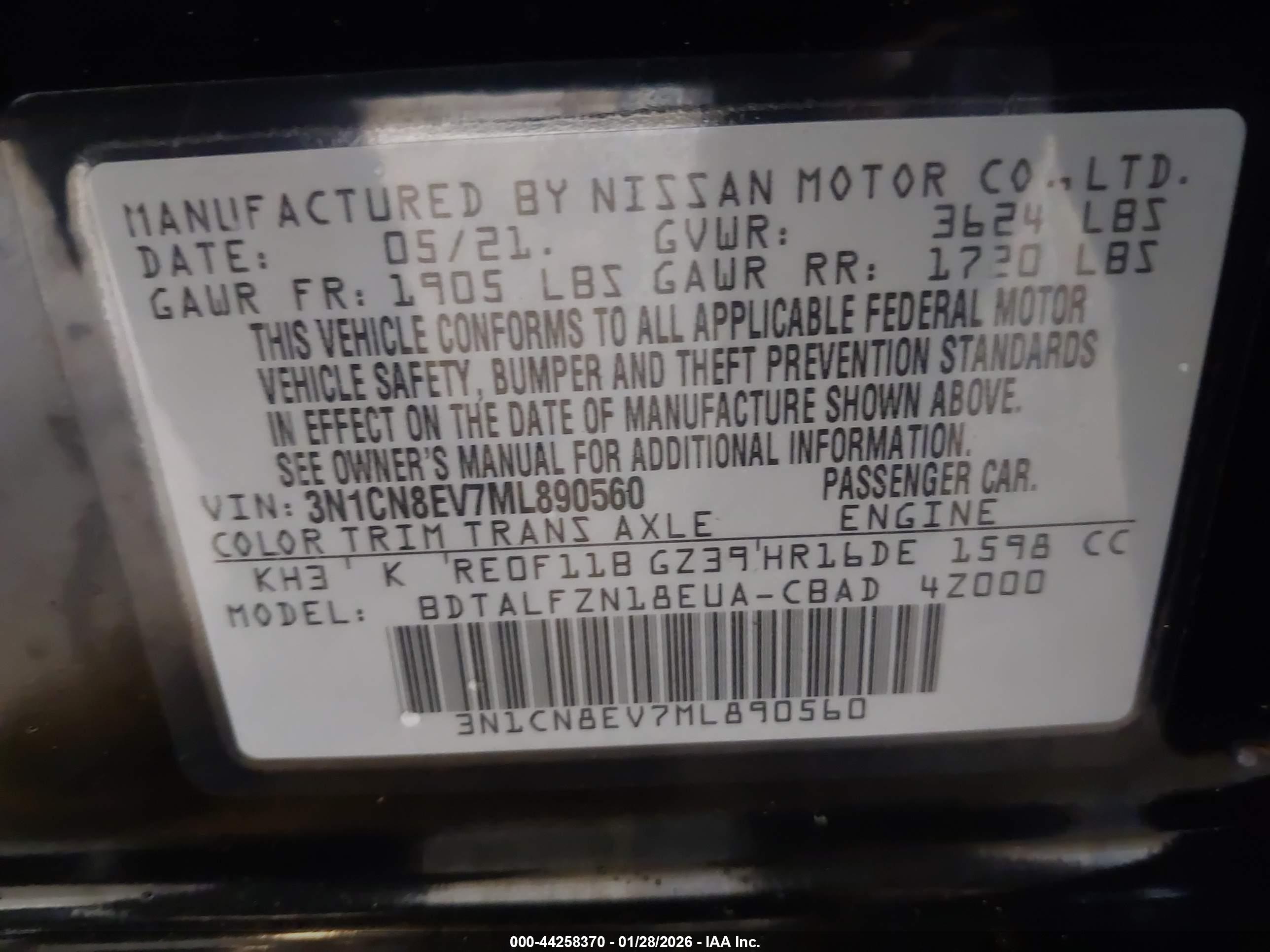 NISSAN VERSA image 9