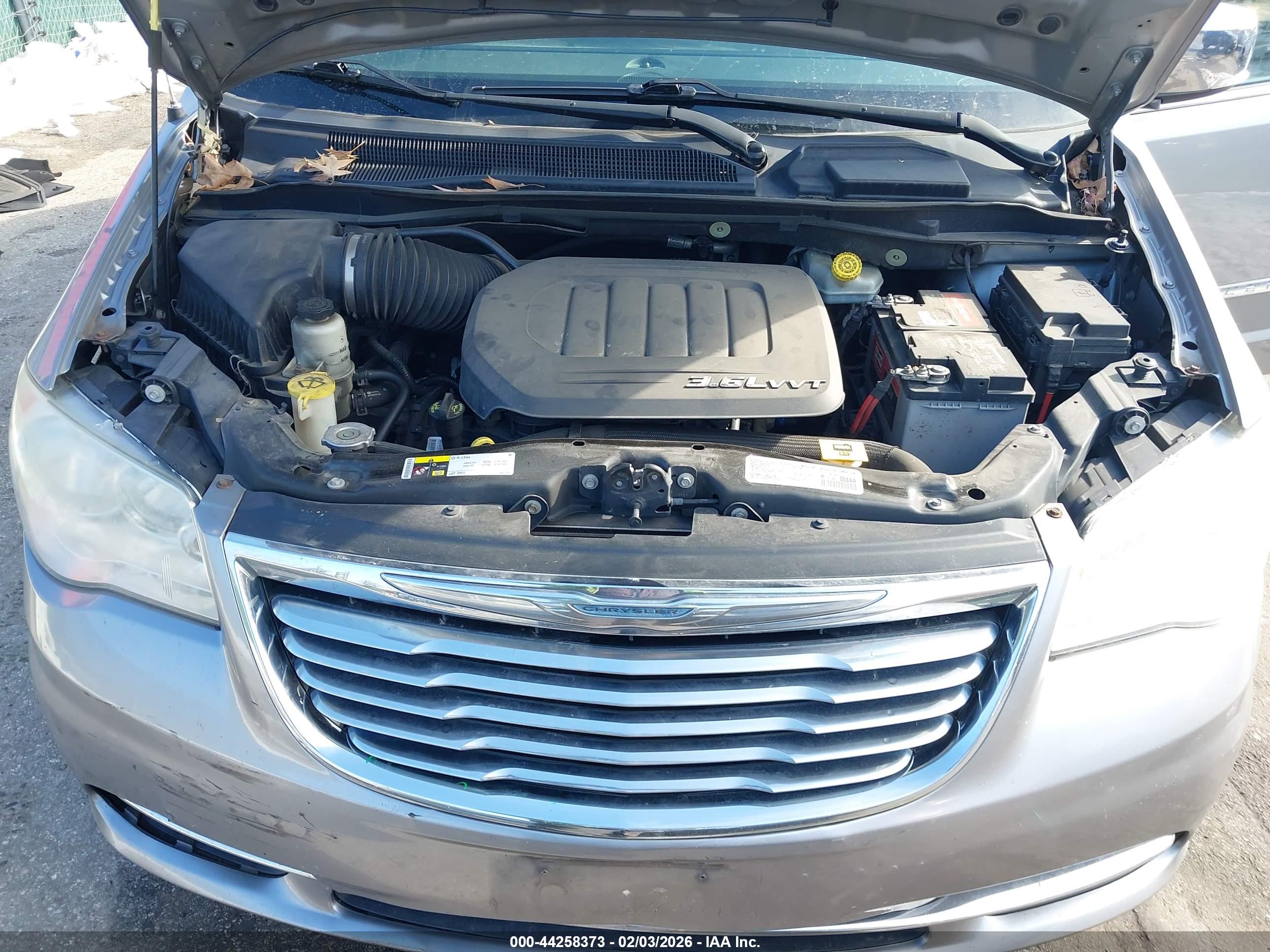 CHRYSLER TOWN image 10