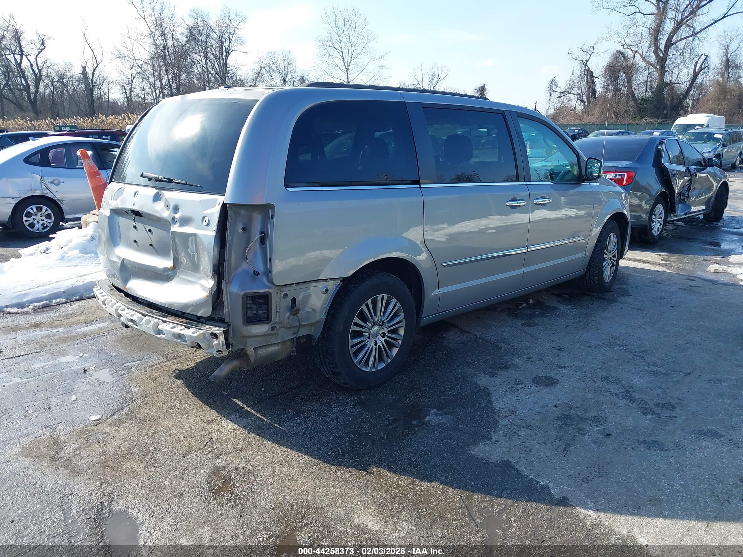 CHRYSLER TOWN image 4