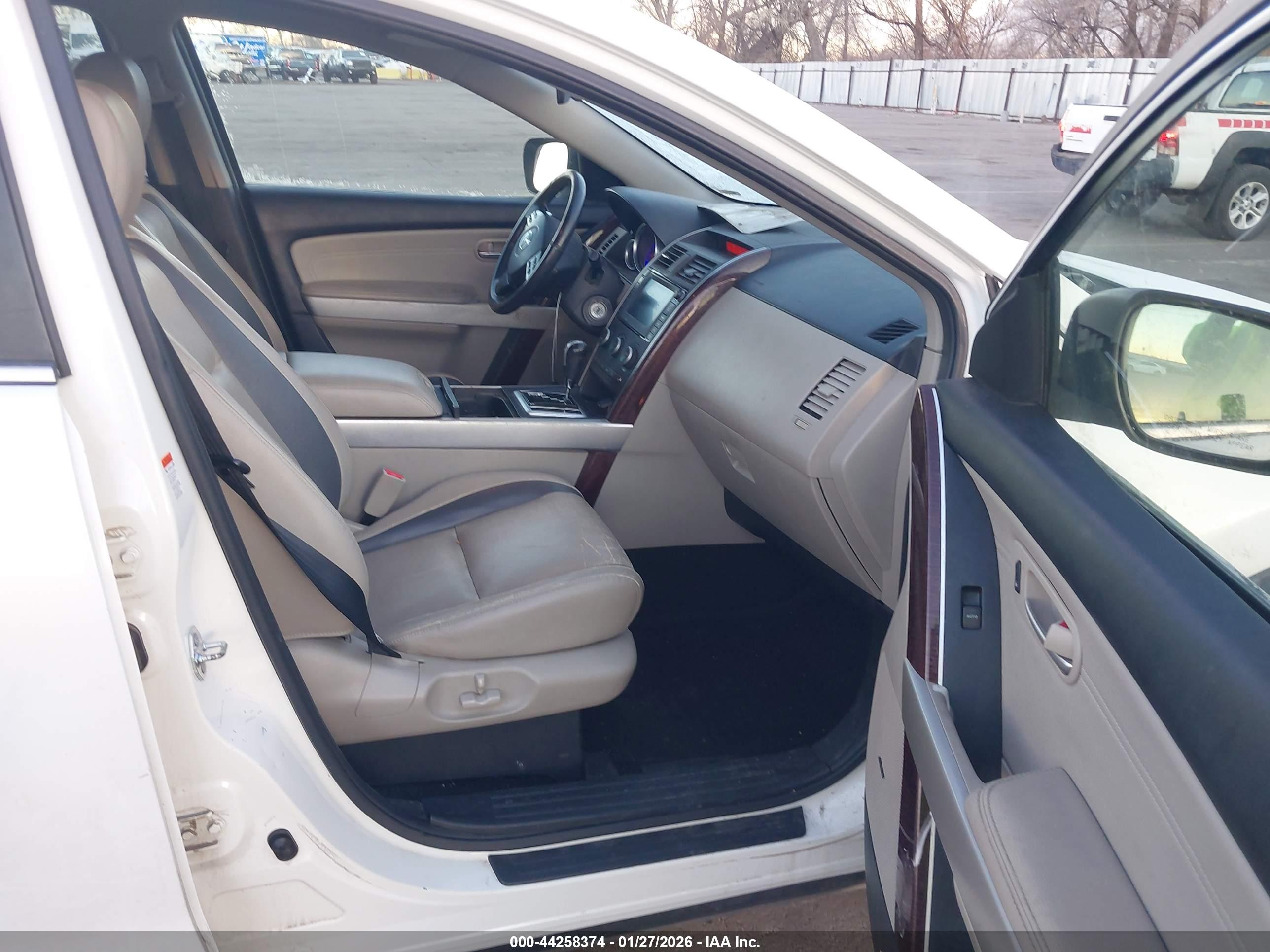 MAZDA CX-9 image 5