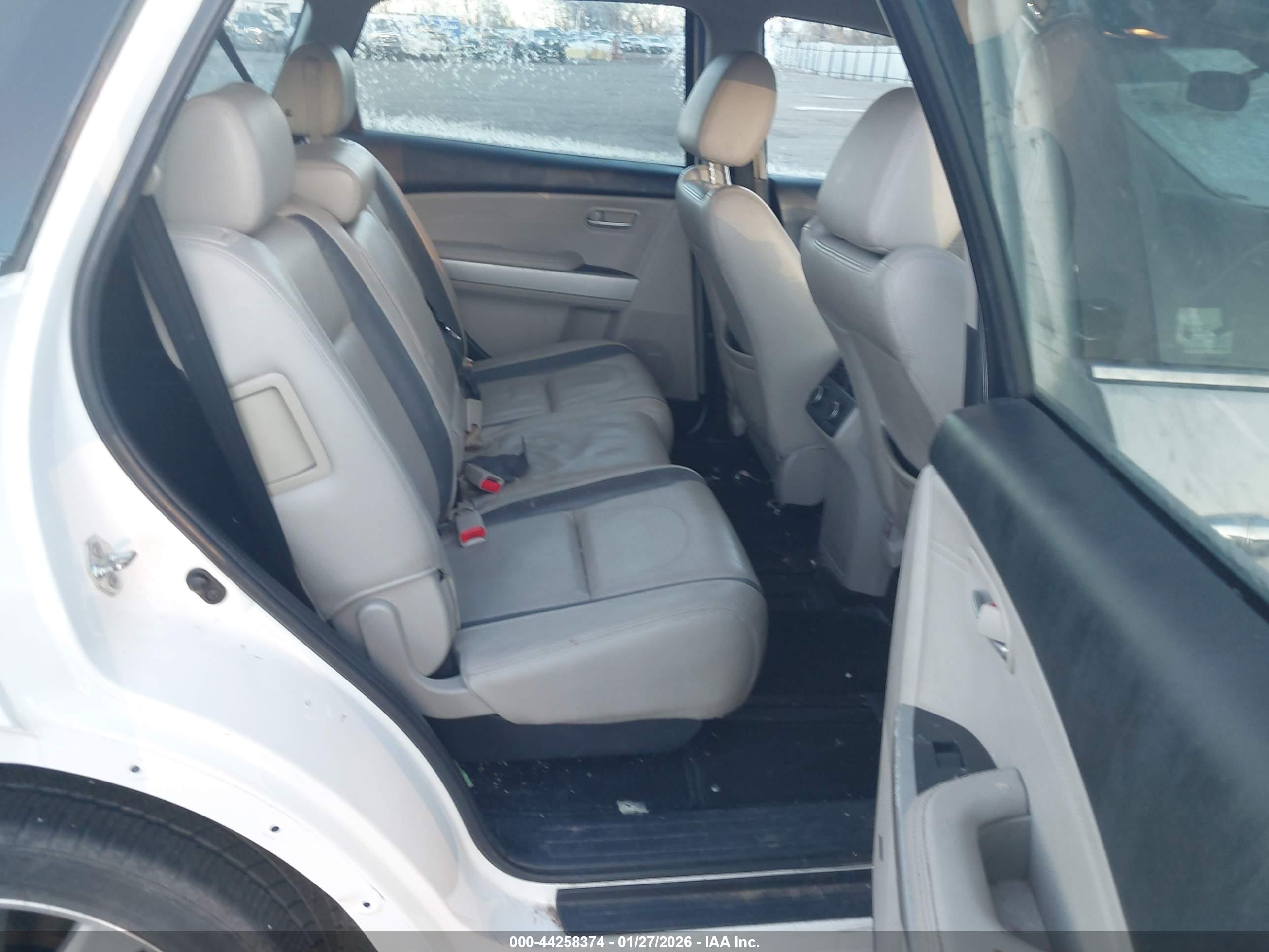 MAZDA CX-9 image 8