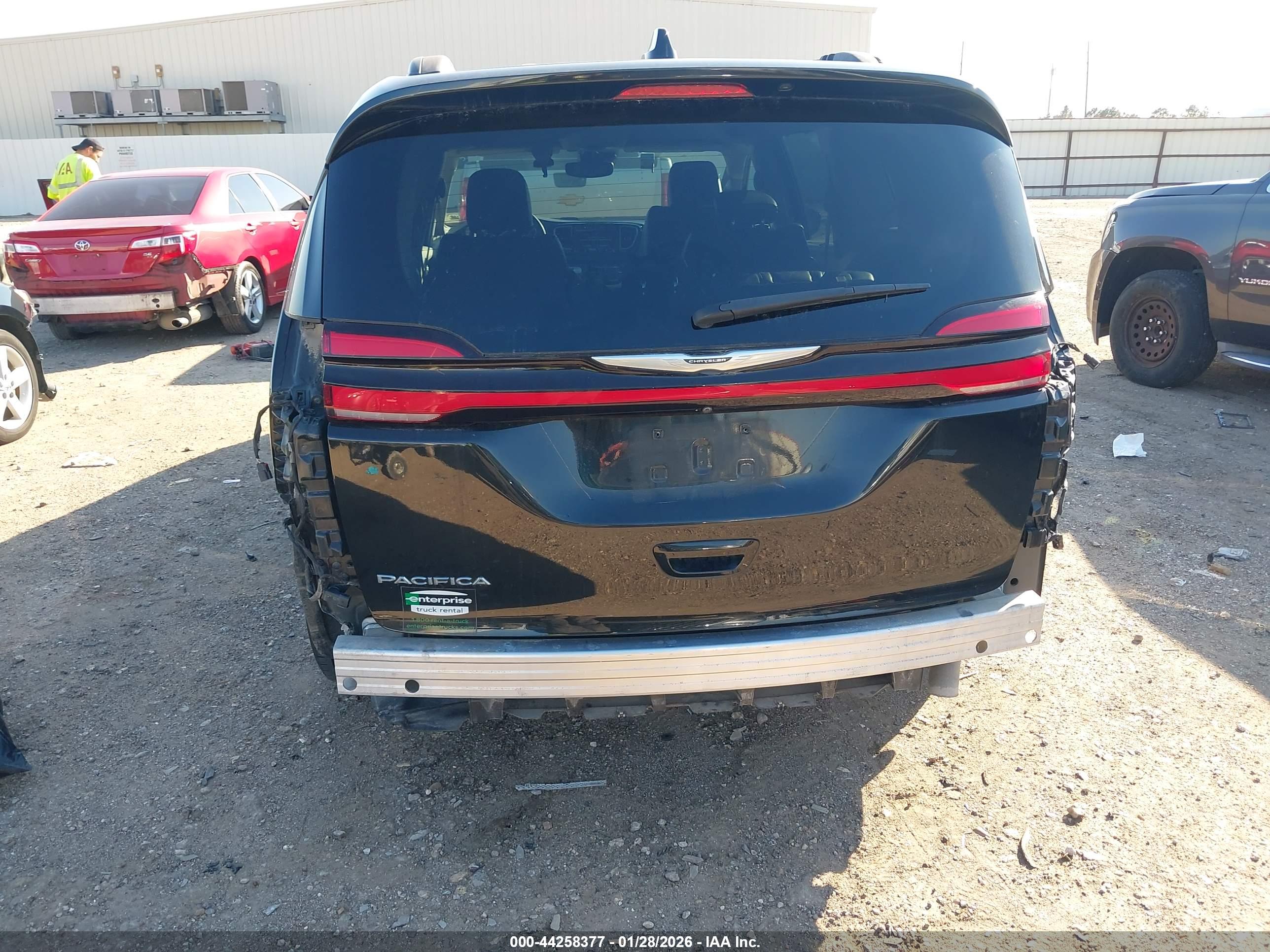 CHRYSLER PACIFICA image 6