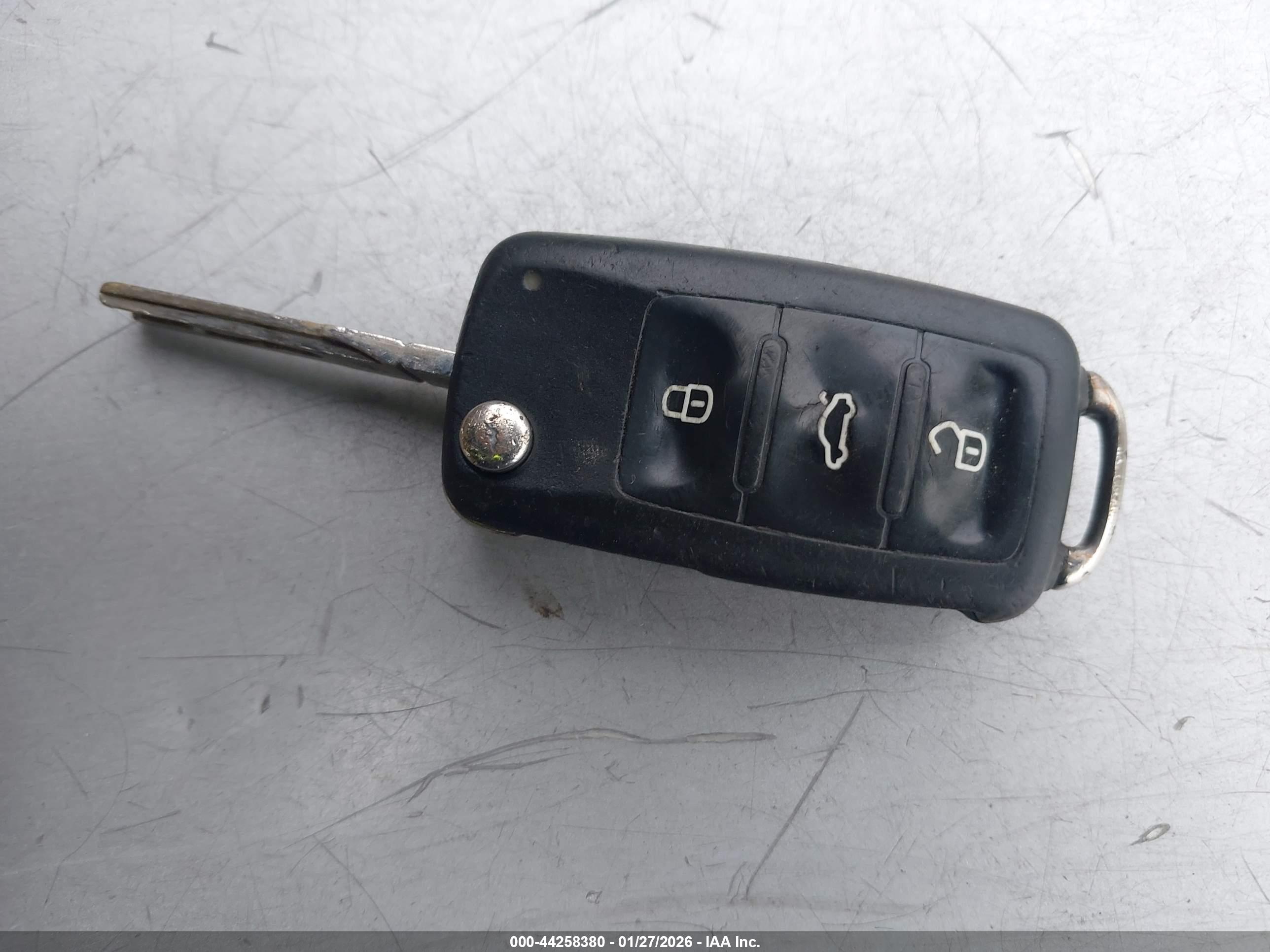 VOLKSWAGEN PASSAT image 11