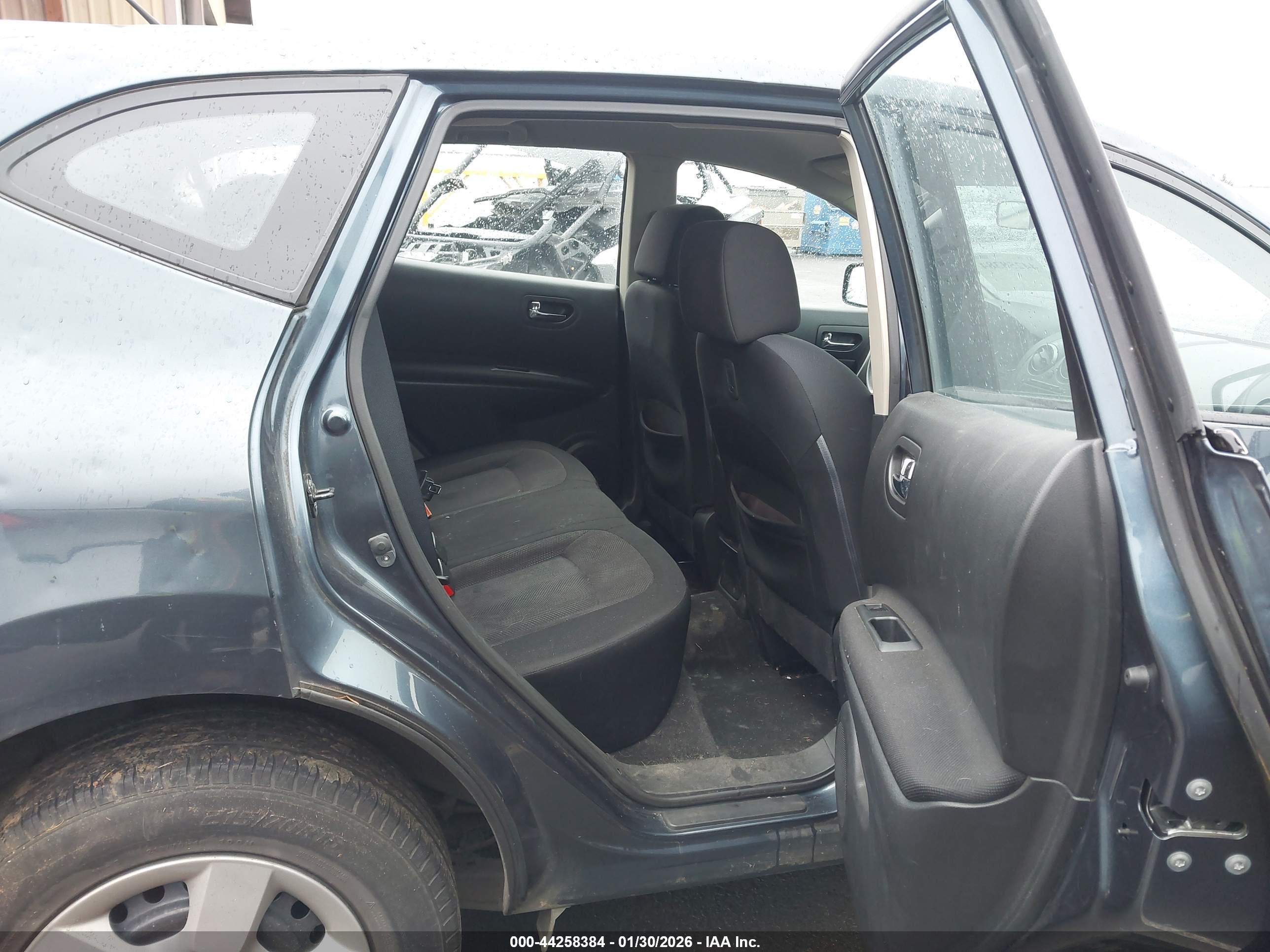 NISSAN ROGUE image 8