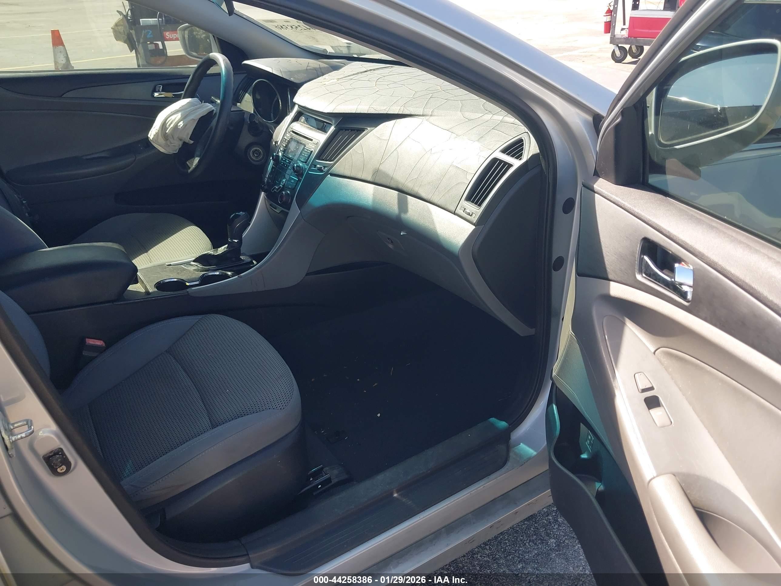 HYUNDAI SONATA image 5