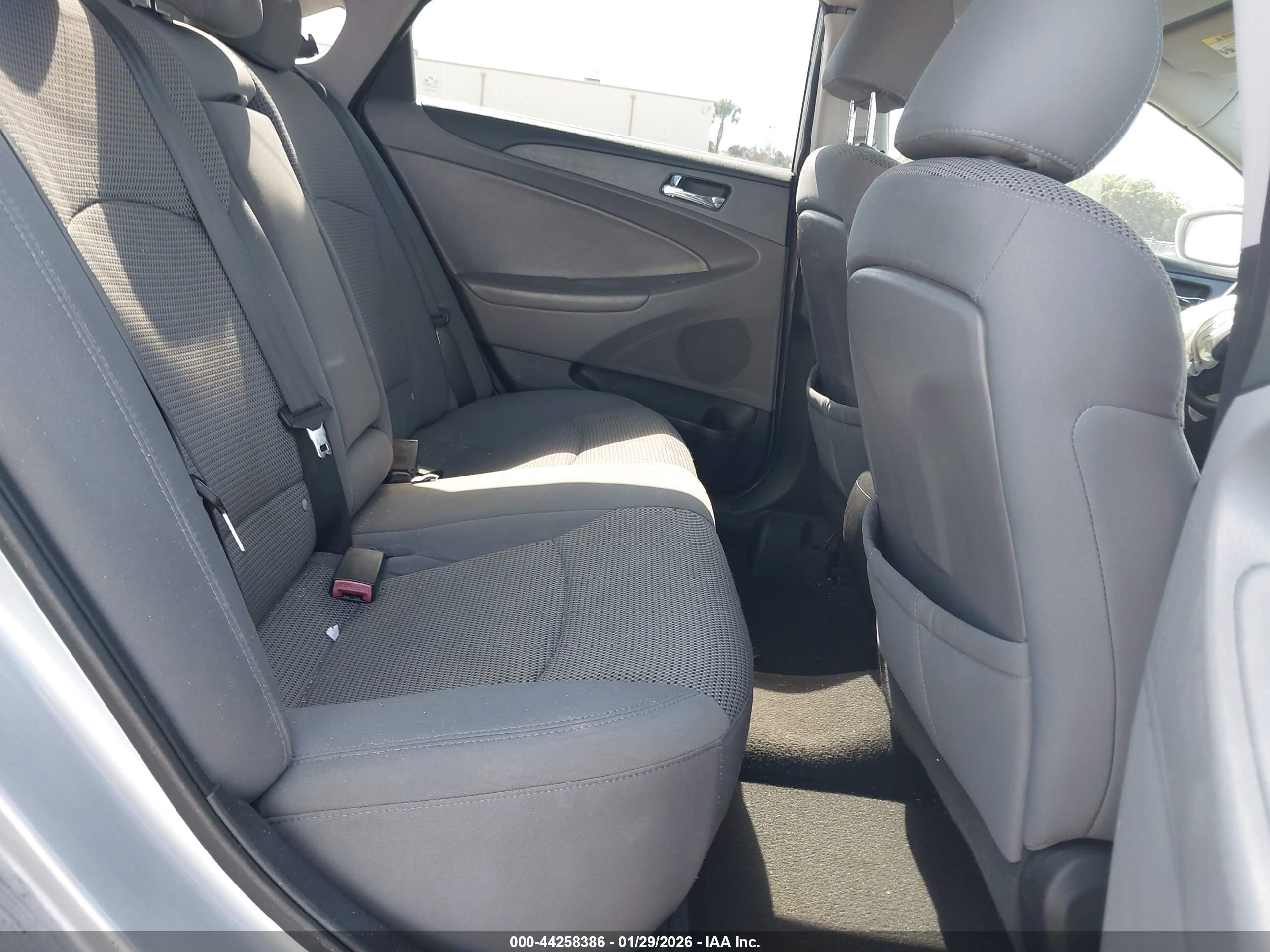 HYUNDAI SONATA image 8