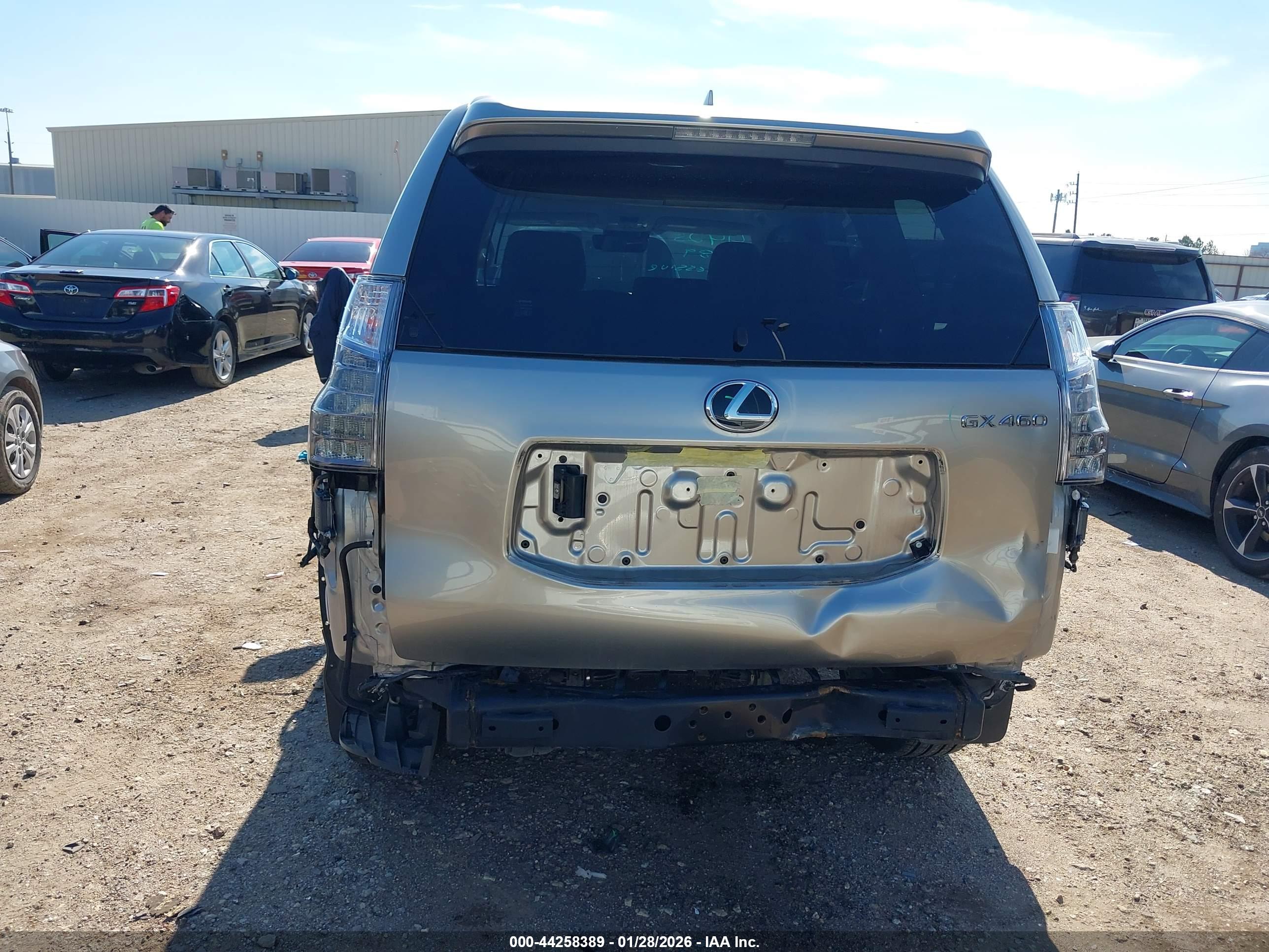 LEXUS GX image 6