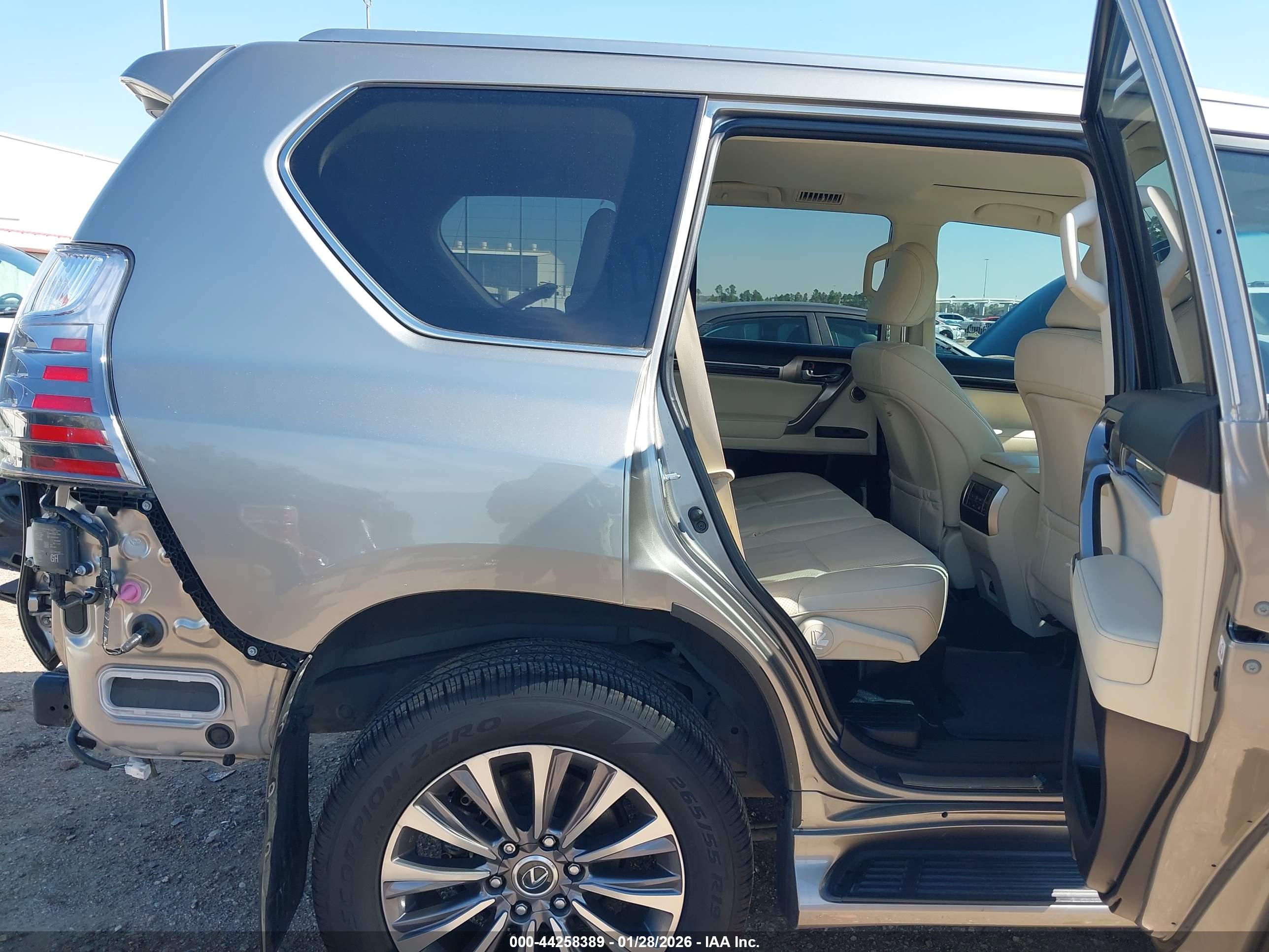 LEXUS GX image 8
