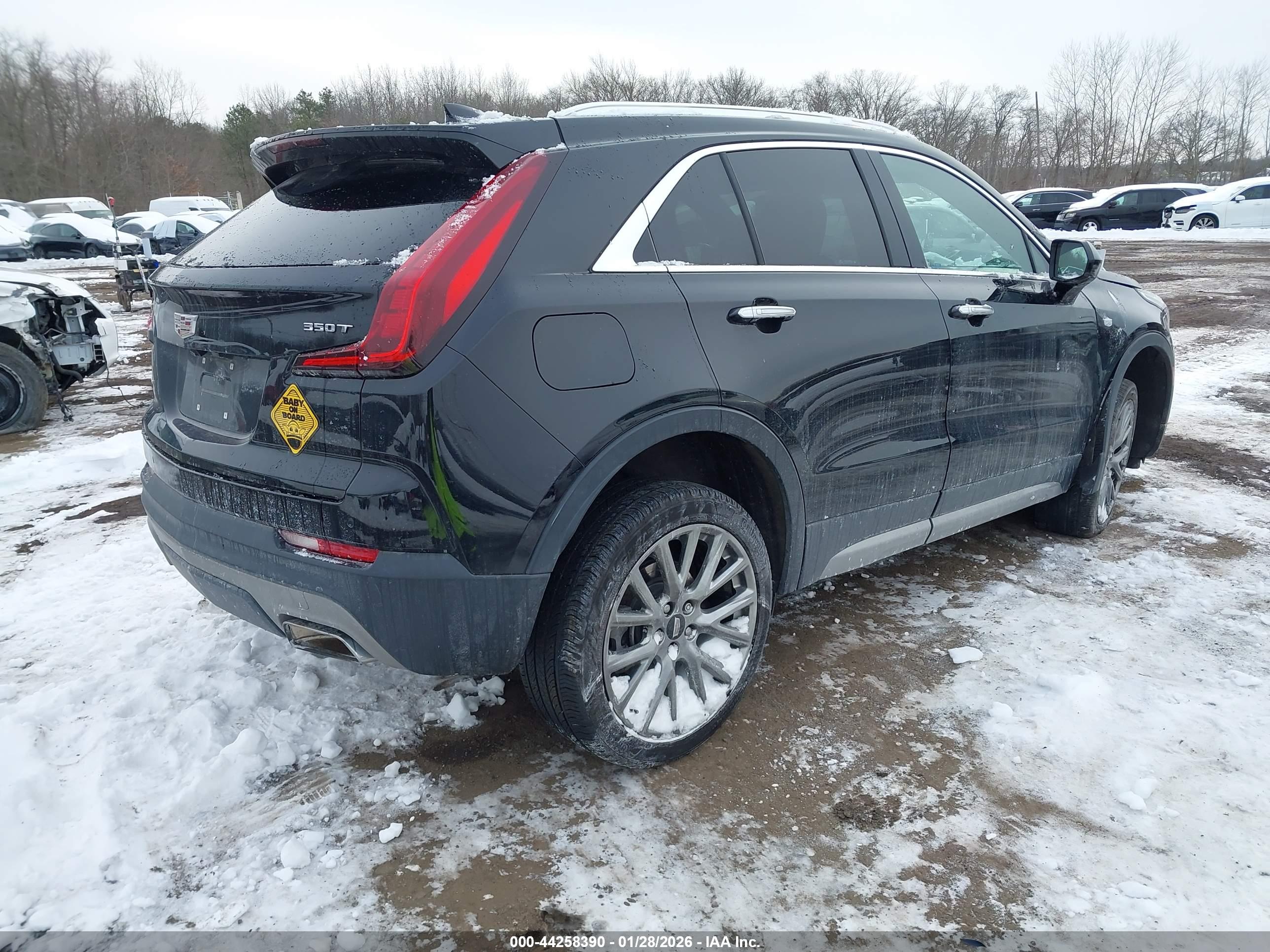 CADILLAC XT4 image 4