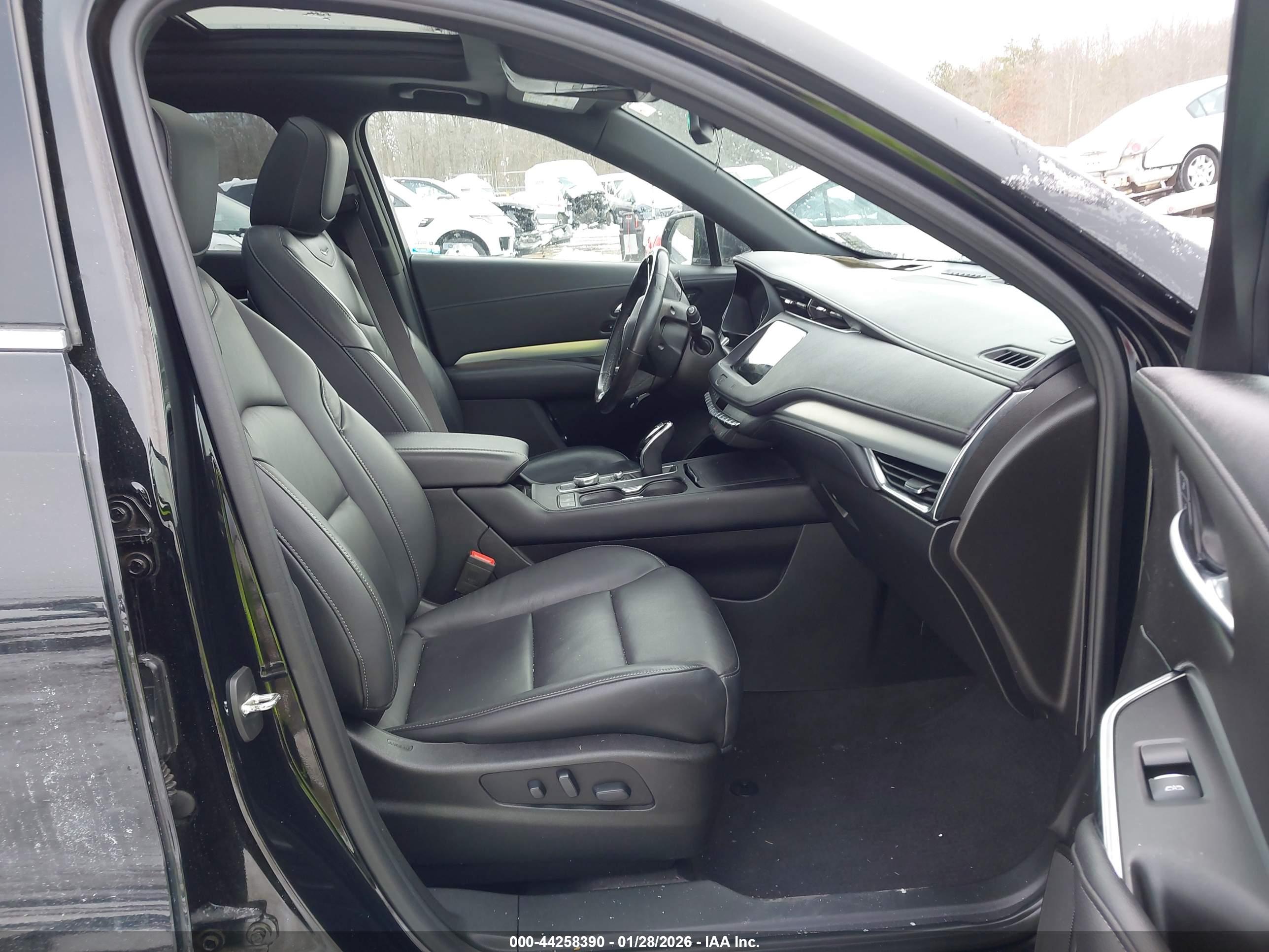 CADILLAC XT4 image 5