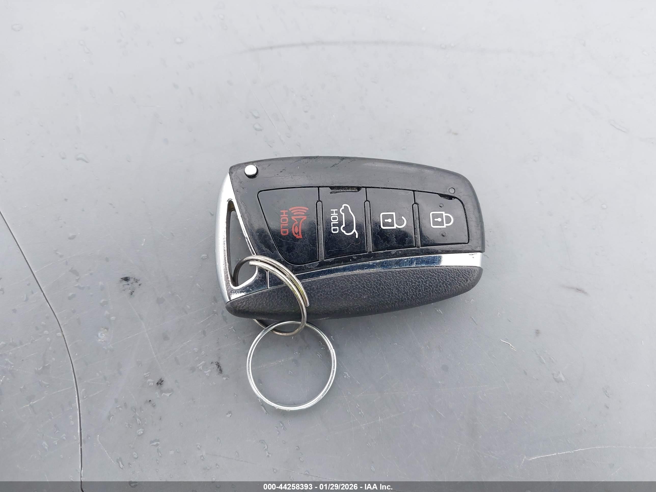 HYUNDAI SANTA image 11