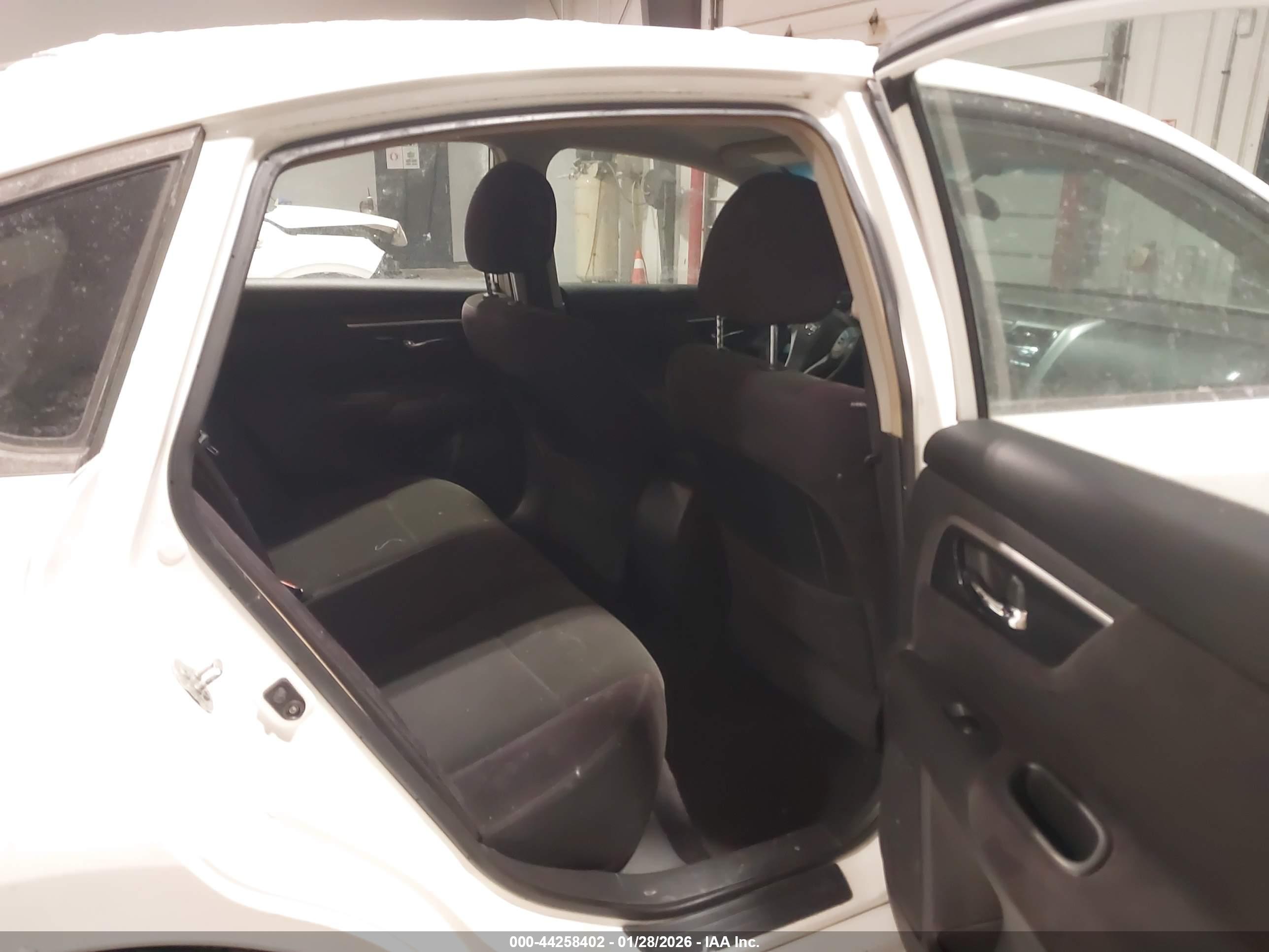 NISSAN ALTIMA image 8