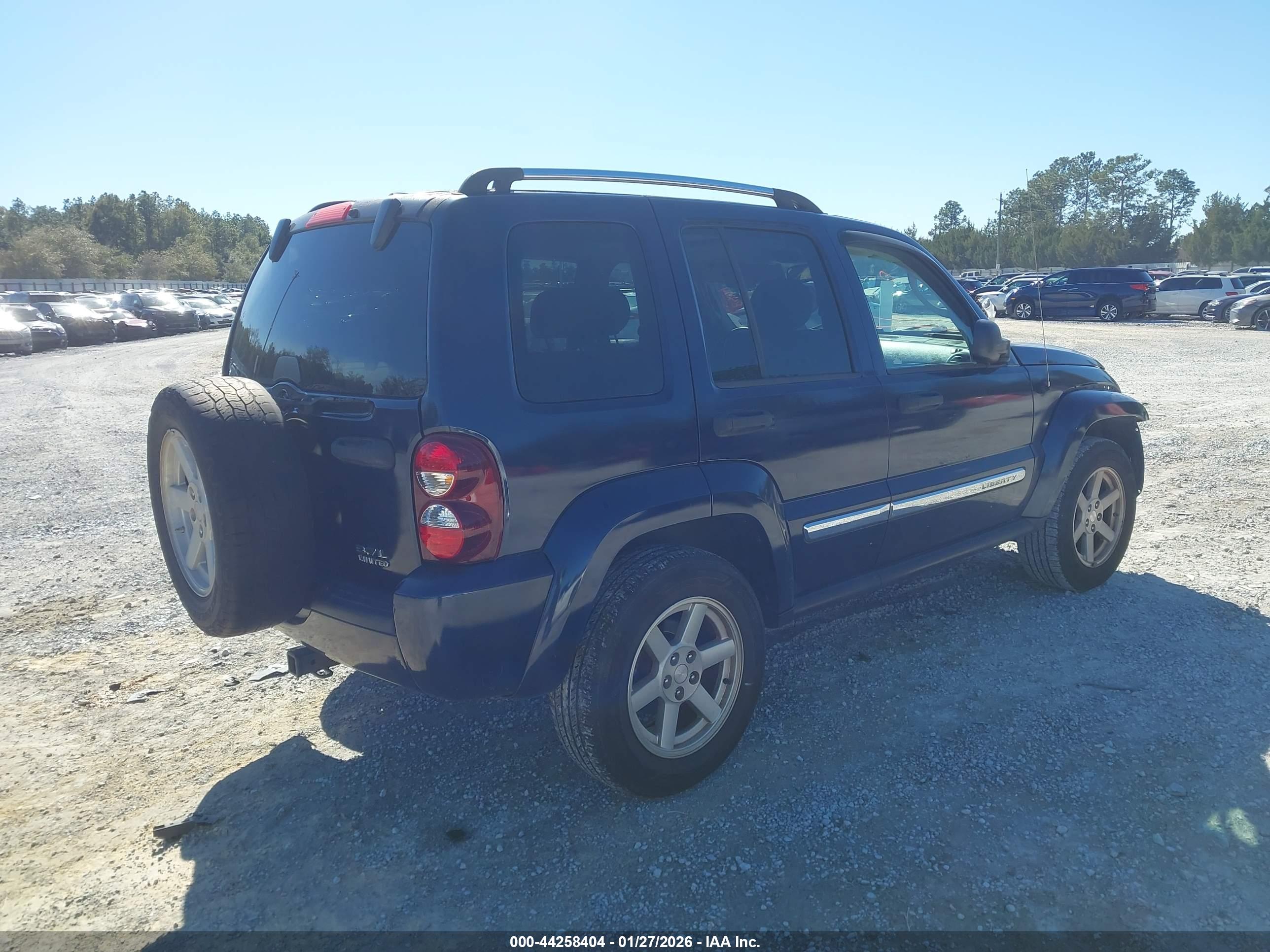 JEEP LIBERTY image 4