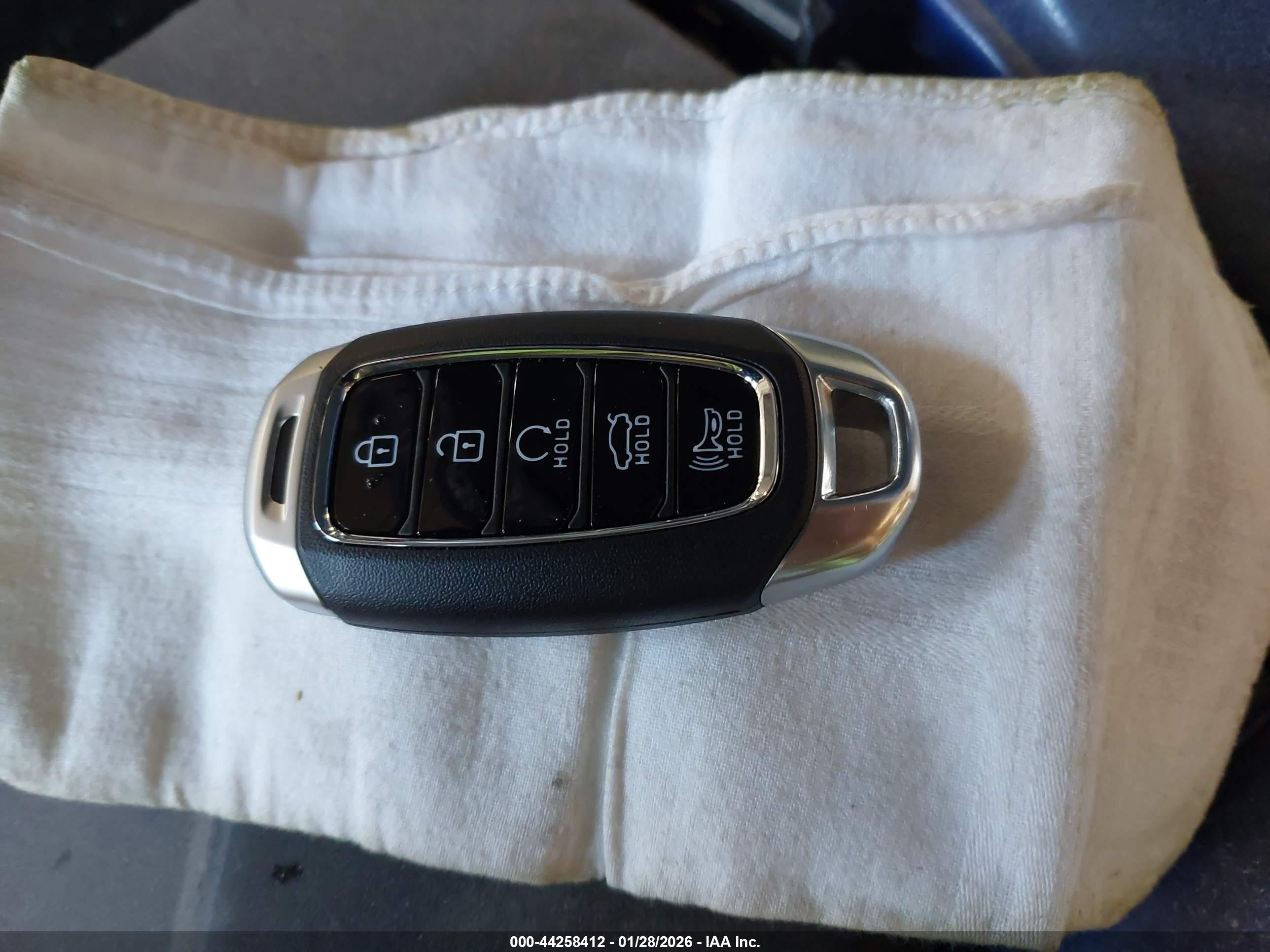 HYUNDAI ELANTRA image 11