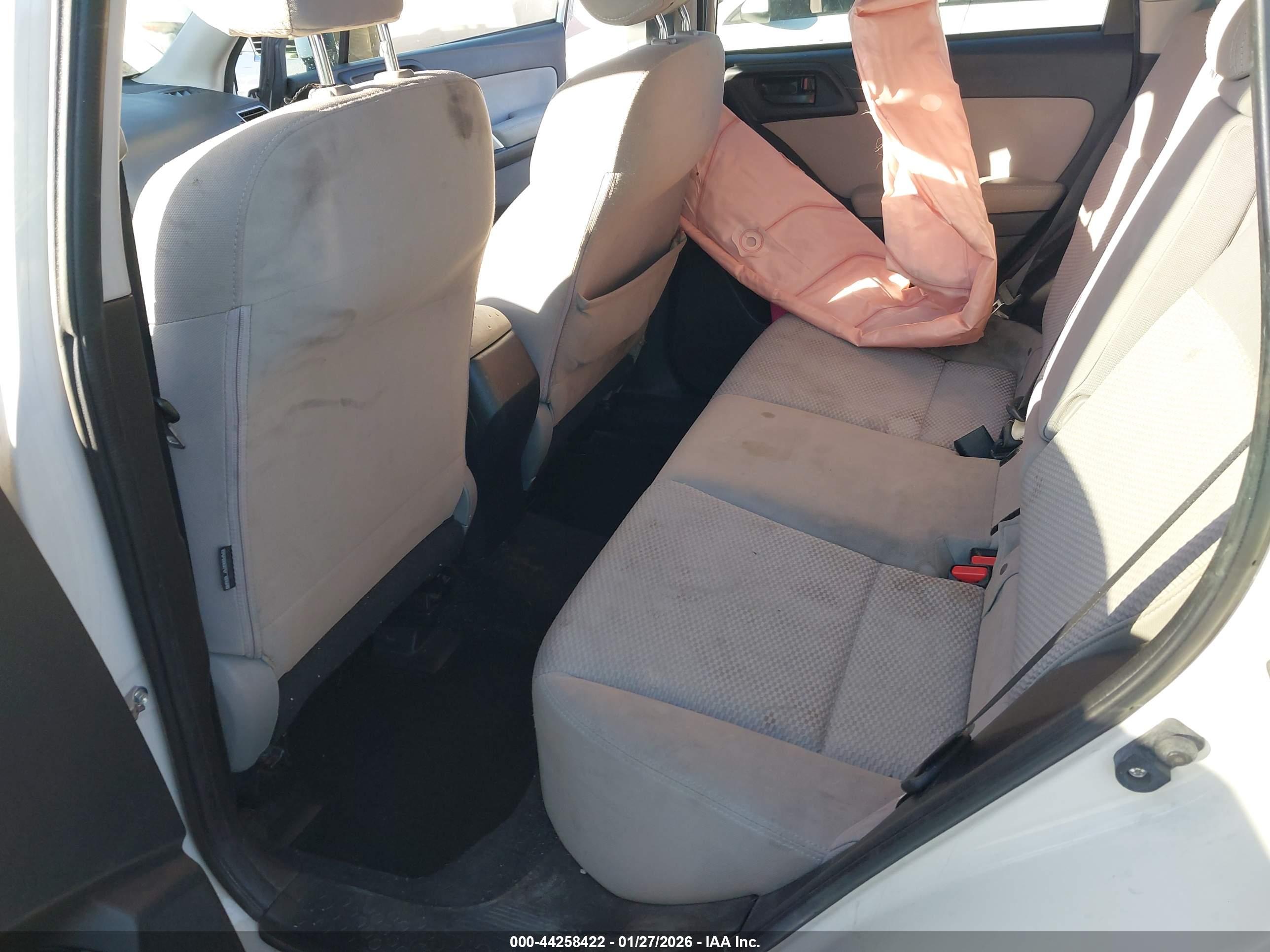 SUBARU FORESTER image 8