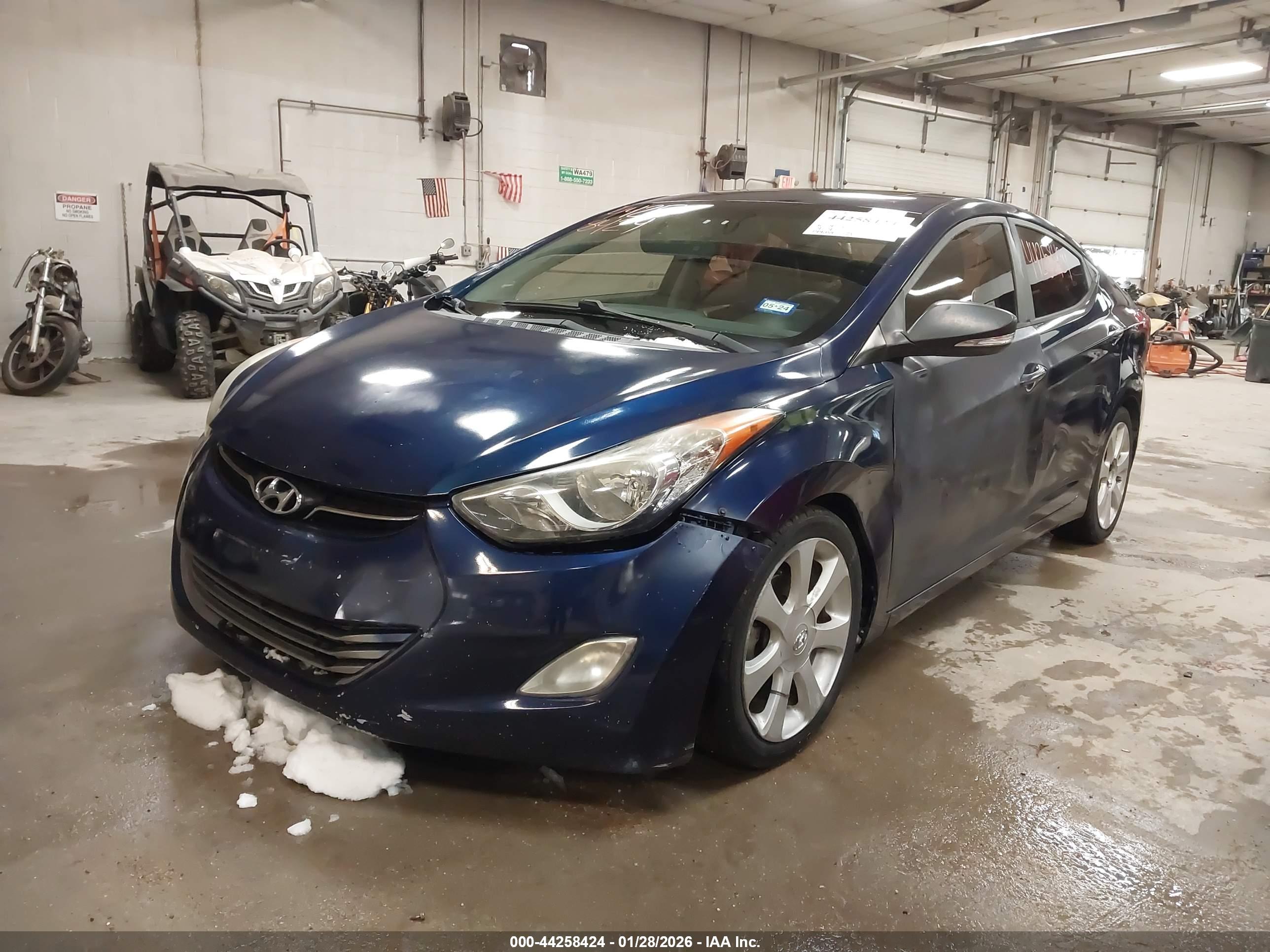HYUNDAI ELANTRA image 2